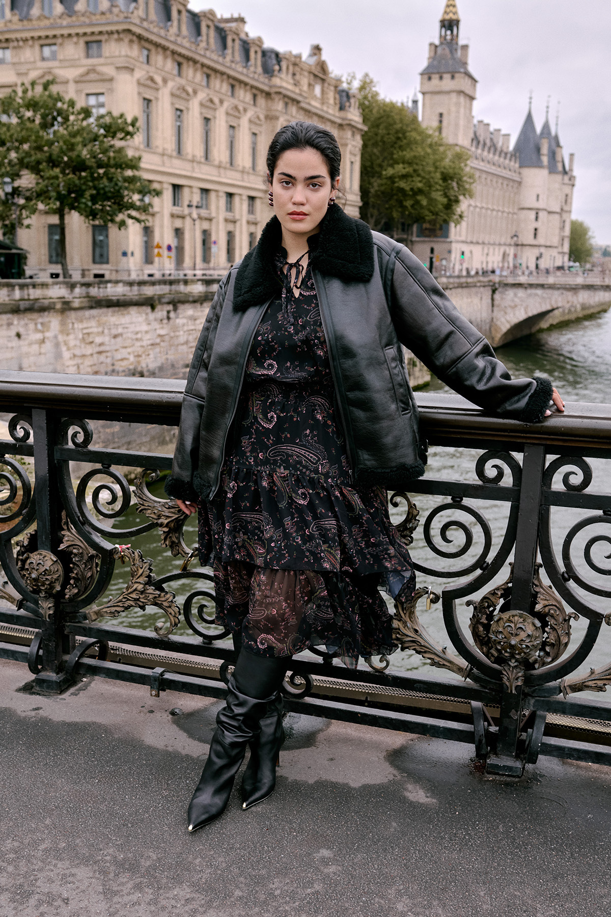 Trendyol Curve Brązowa, oversize'owa, formowana, pluszowa, szczegółowa kurtka motocyklowa w dużym rozmiarze TBBAW25AW00001