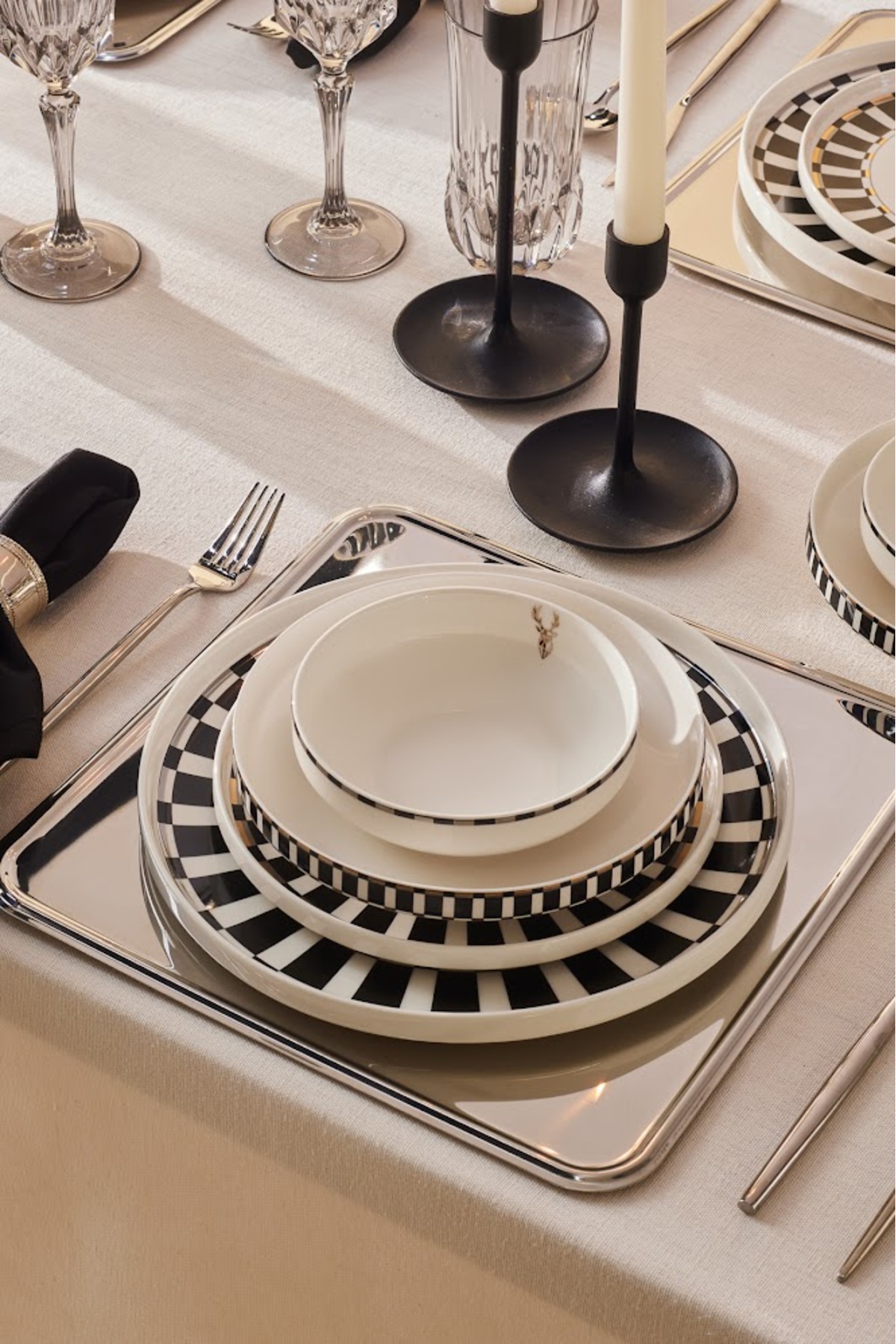 Karaca Stream Bone Aries Plus 24 Parça 6 Kişilik Yemek Takımı