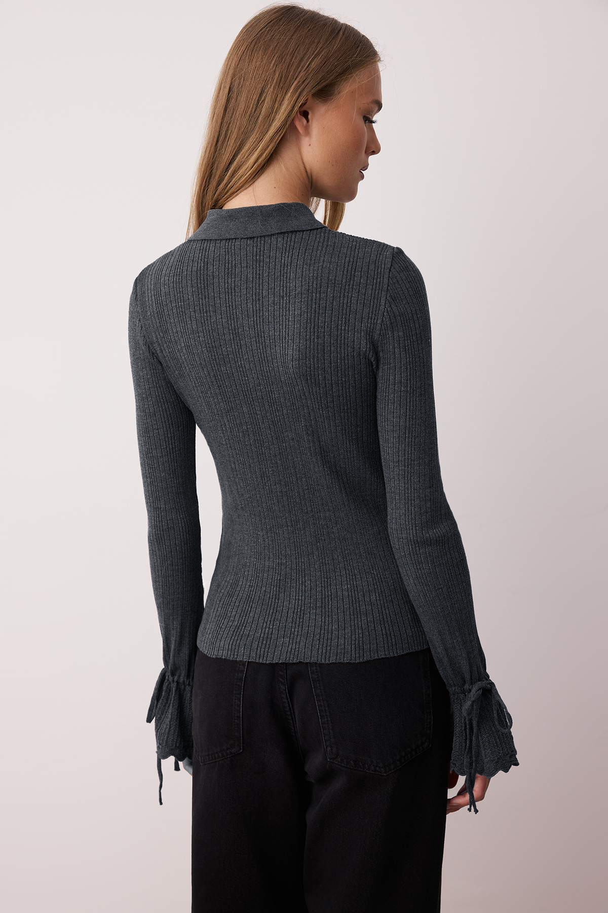 Trendyolmilla  Antrasit Merserize Görünümlü Fitilli Polo Yaka Triko Hırka TWOAW26HI00111 - Görsel 4