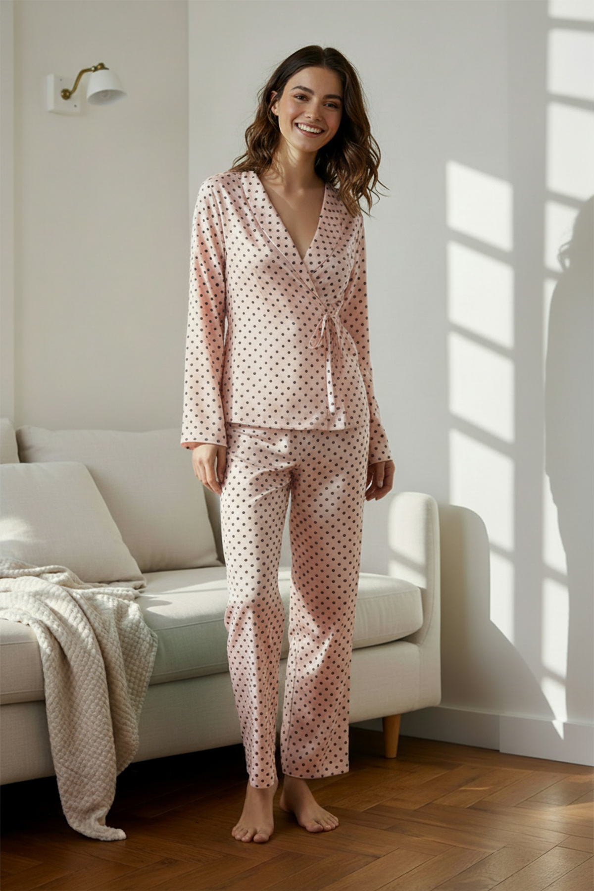 Trendyolmilla  Pudra Kalpli Bağlama Detaylı Viskon Dokuma Pijama Takımı THMAW22PT0300