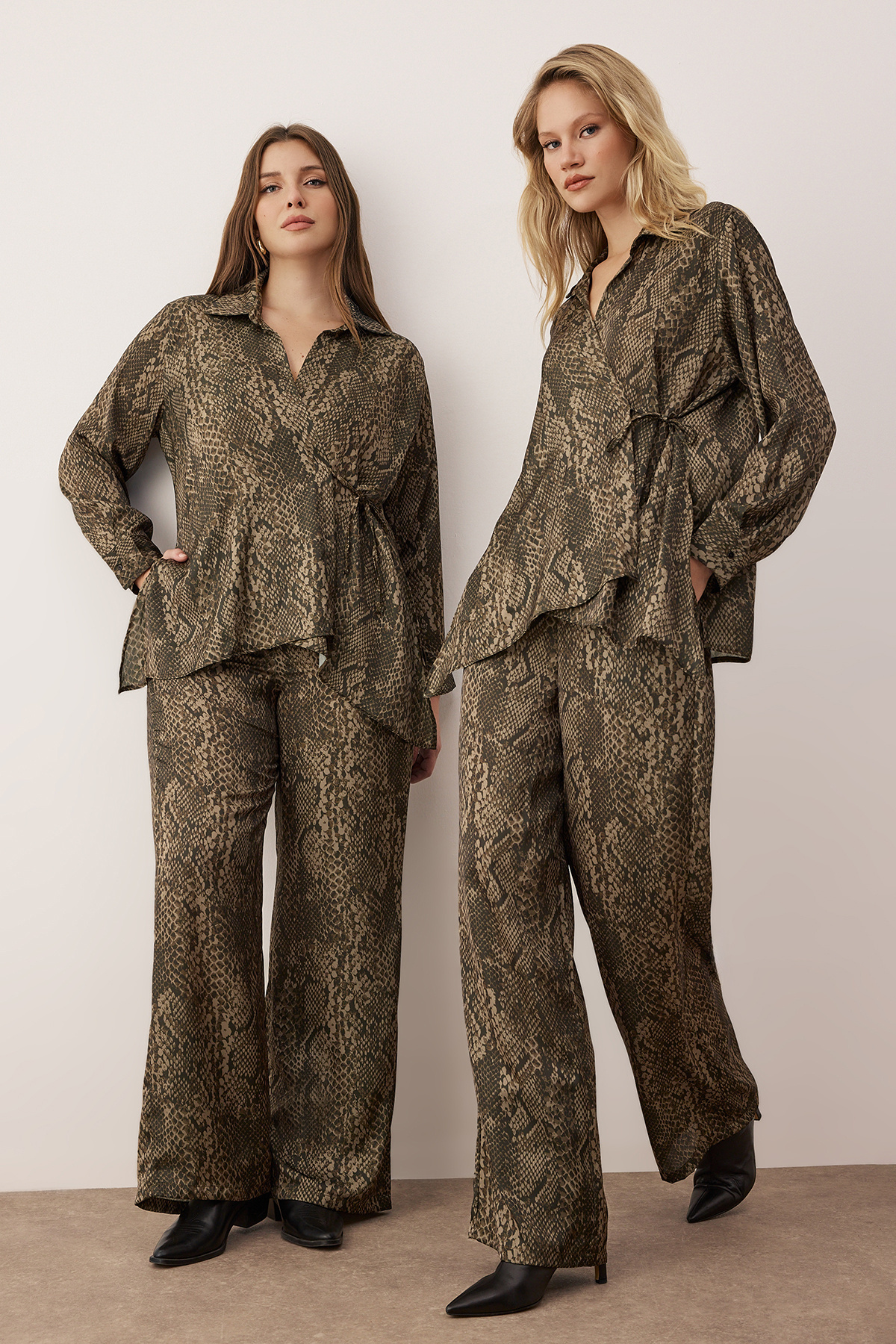 Trendyolmilla  Vücut Seçmeyen Çok Renkli Animal Desenli Dokuma Alt - Üst Takım TWOAW26AU00096