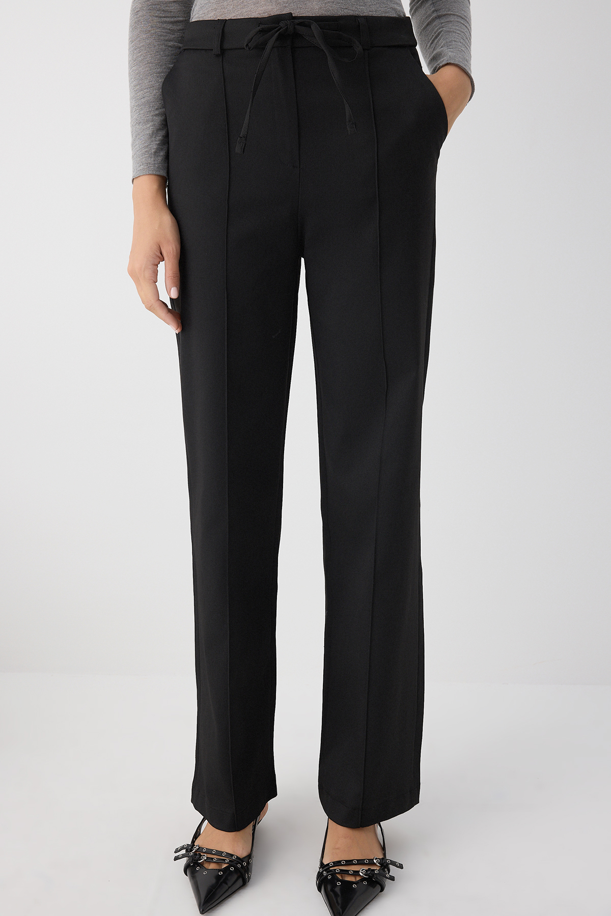 Trendyolmilla  Wardrobe Essentials Siyah Bağcıklı Kışlık Tuşeli Rahat Kumaş Geniş Paça Pantolon | TWOAW26PL00012 - Görsel 5