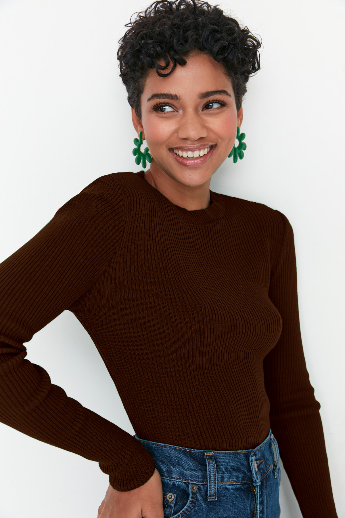 Trendyol Collection Barna Basic bordás kötöttáru pulóver TWOAW22KZ1708