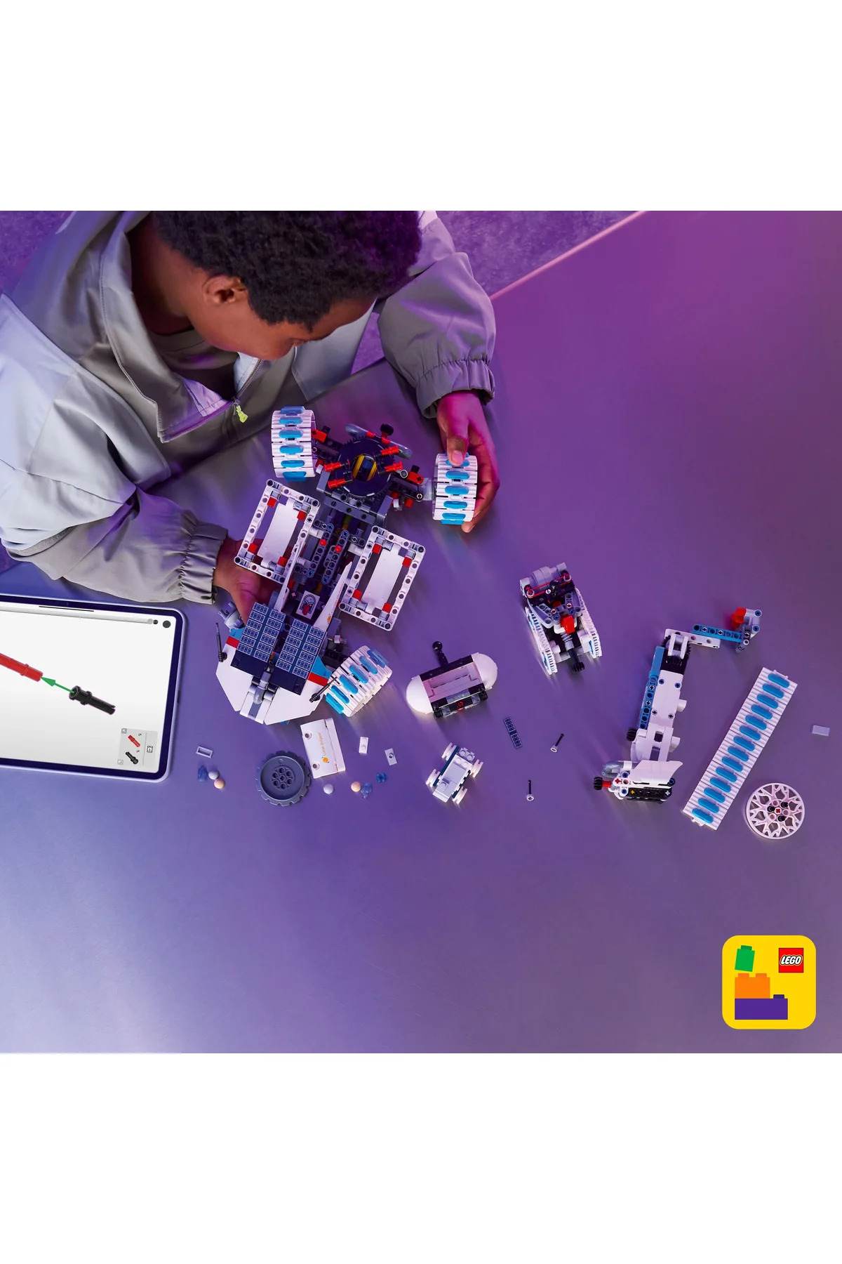 ® Technic پایگاه ماه‌نشین ™ سفینه فضایی مسافر ماه ۴۲۲۱۱ - مجموعه ساختنی اسباب‌بازی خلاقانه ۱۰+ (۱۰۸۲P)