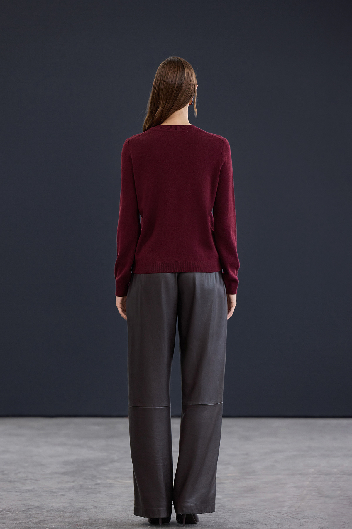 Trendyolmilla  Trendyol Studio Bordo Yünlü Bisiklet Yaka Yumuşak Dokulu Triko Kazak TWOAW26KZ00250 - Görsel 4