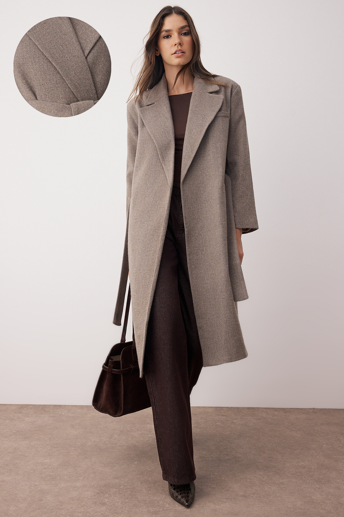 Trendyol Collection Norkový kabát s rybí kostí, dvouřadý oversize dlouhý kabelka TWOAW26KB00035