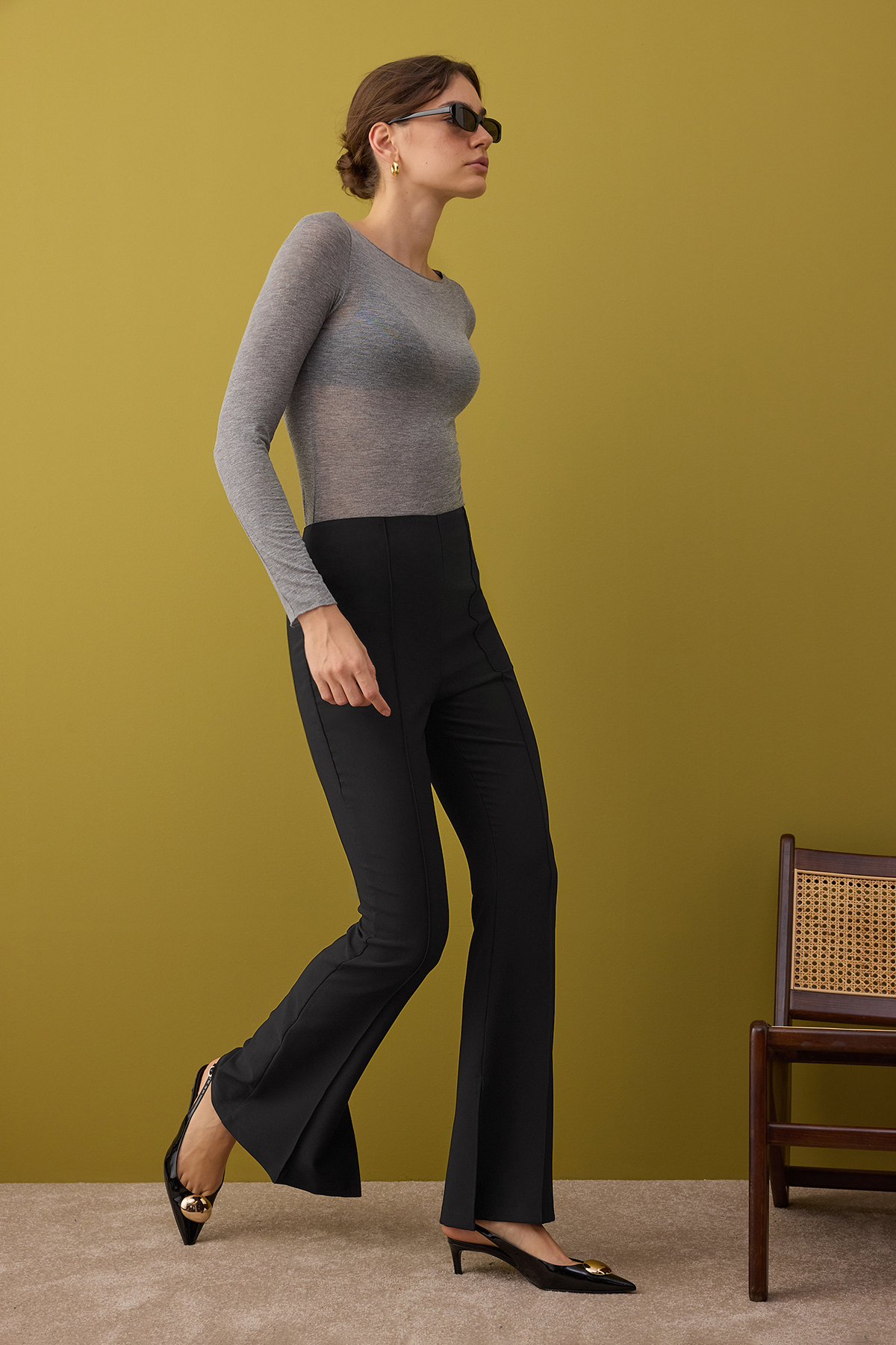 Trendyolmilla  Siyah Flare Kalıp Nervürlü Bootcut Pantolon TWOAW26PL00043 - Görsel 2