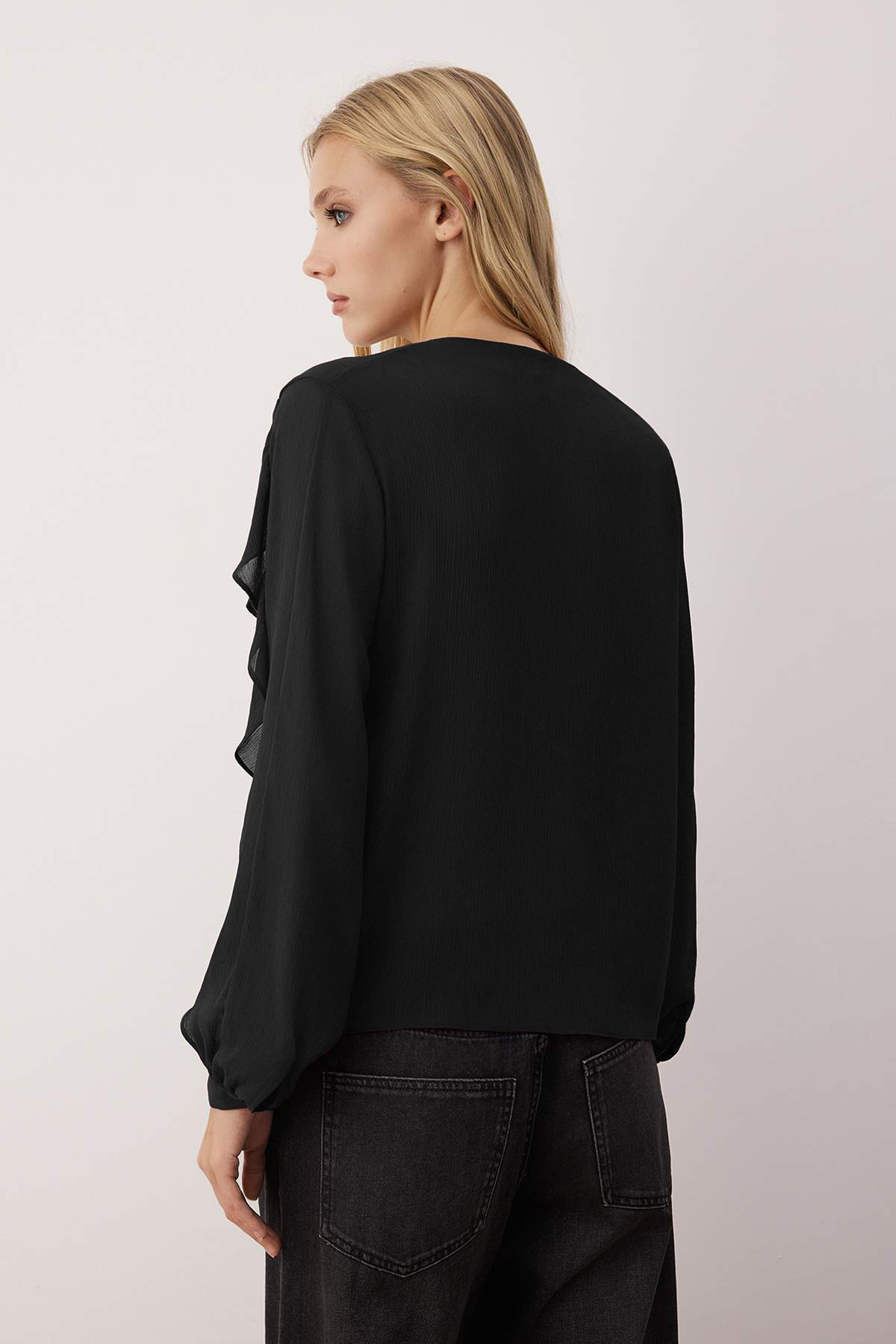 Trendyolmilla  Siyah Volanlı Boho Gömlek TWOAW26GO00045 - Görsel 4