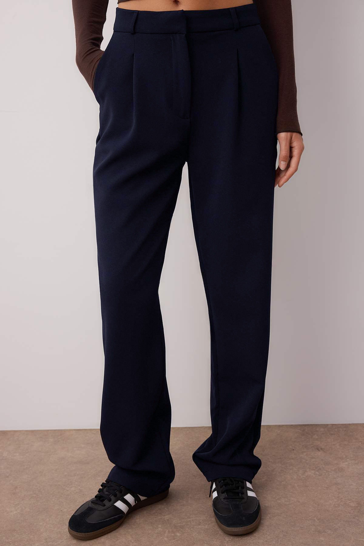 Trendyolmilla  Lacivert Wide Leg/Geniş Paça Pileli Dokuma Kumaş Pantolon TWOSS21PL0155 - Görsel 3