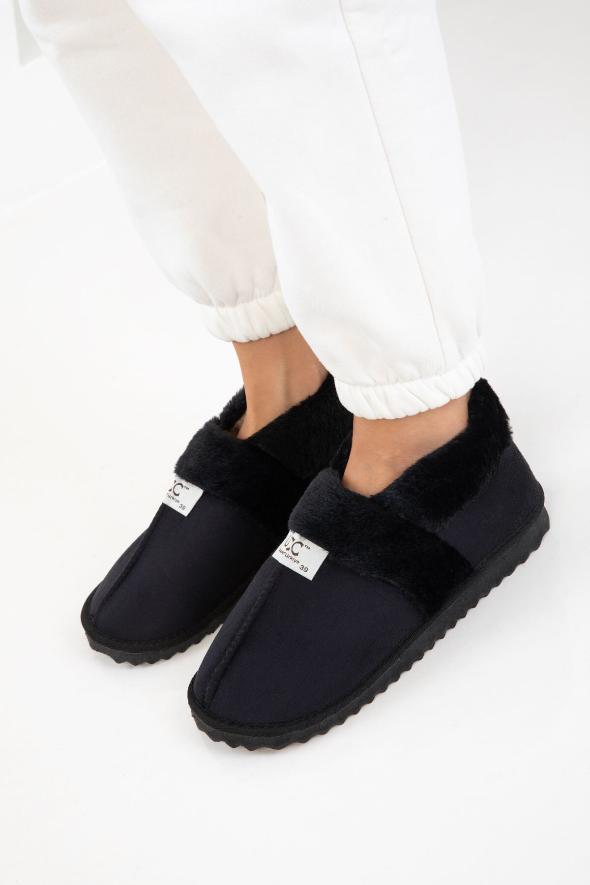 SOHO Siyah Kadın Ev Botu 20073