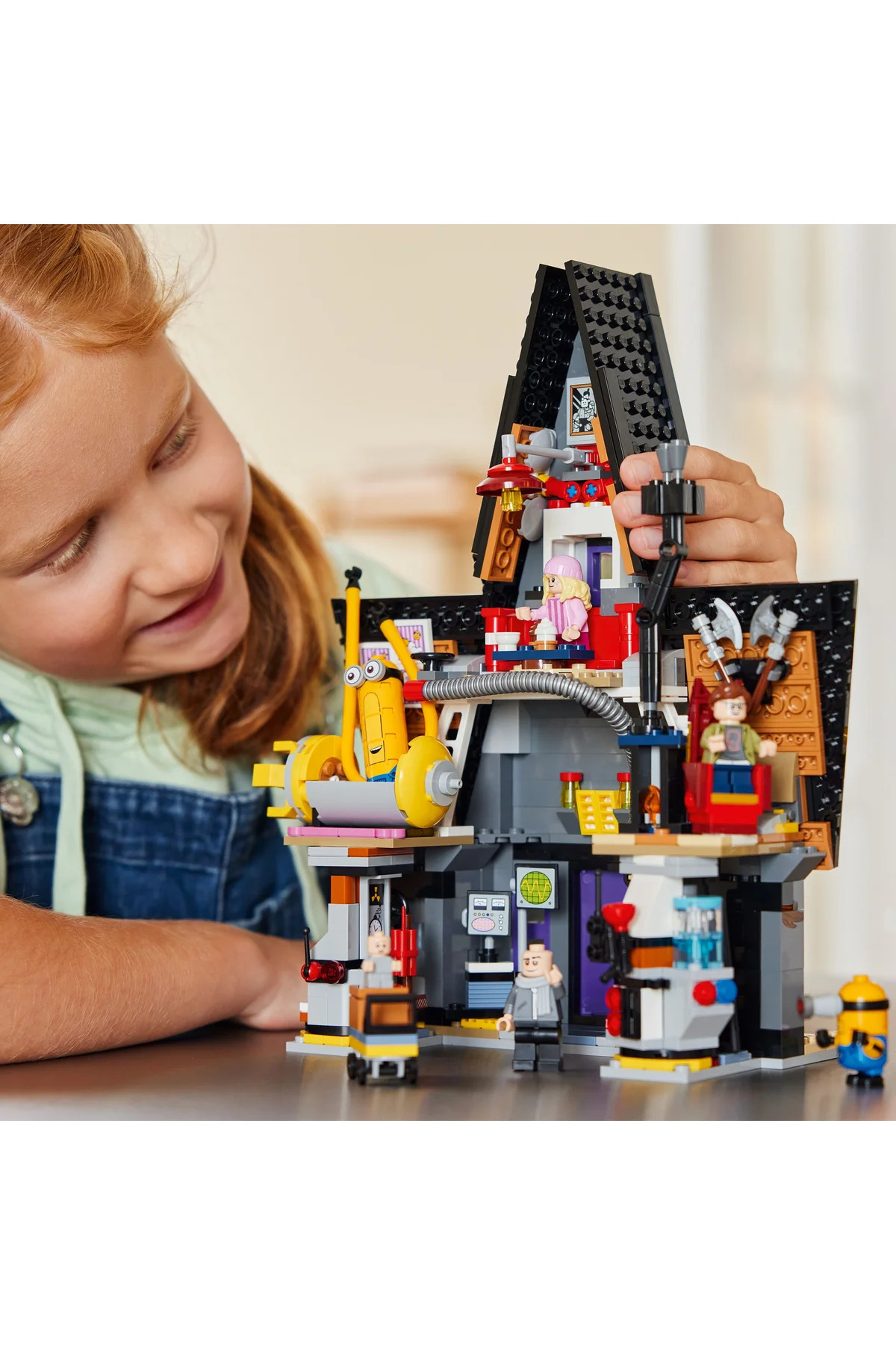 من نفرتانگیز ۴ – مجموعه ساختوساز برای سنین ۸ سال و بالاتر، مینیونها و پاویلیون خانوادگی گرو ۷۵۵۸۳ (۸۶۸ قطعه)