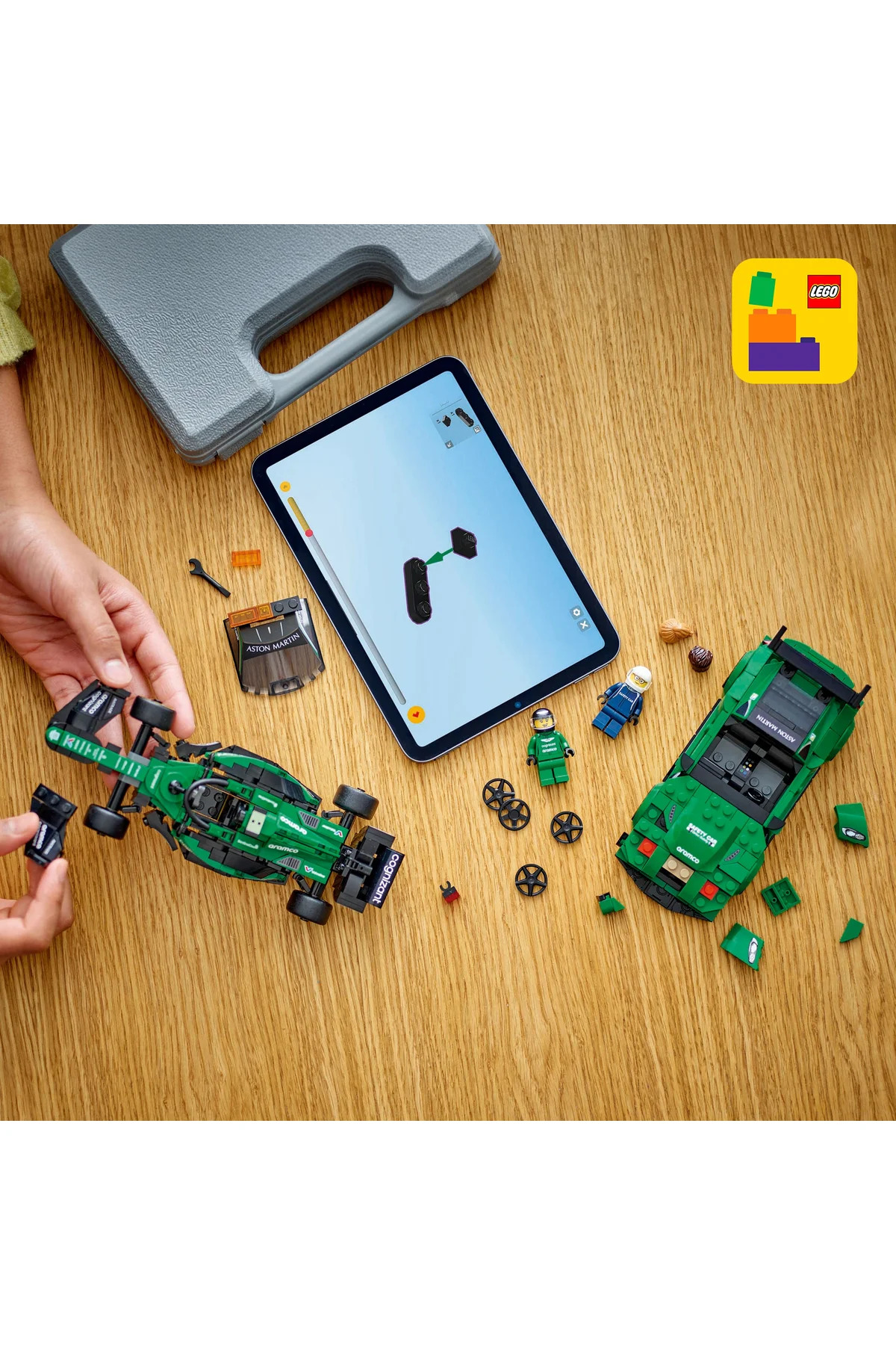 ® اسپید چمپیونز خودروی ایمنی استون مارتین و AMR23، مجموعه ساختنی ۷۶۹۲۵ برای کودکان بالای ۹ سال (۵۶۴ قطعه)