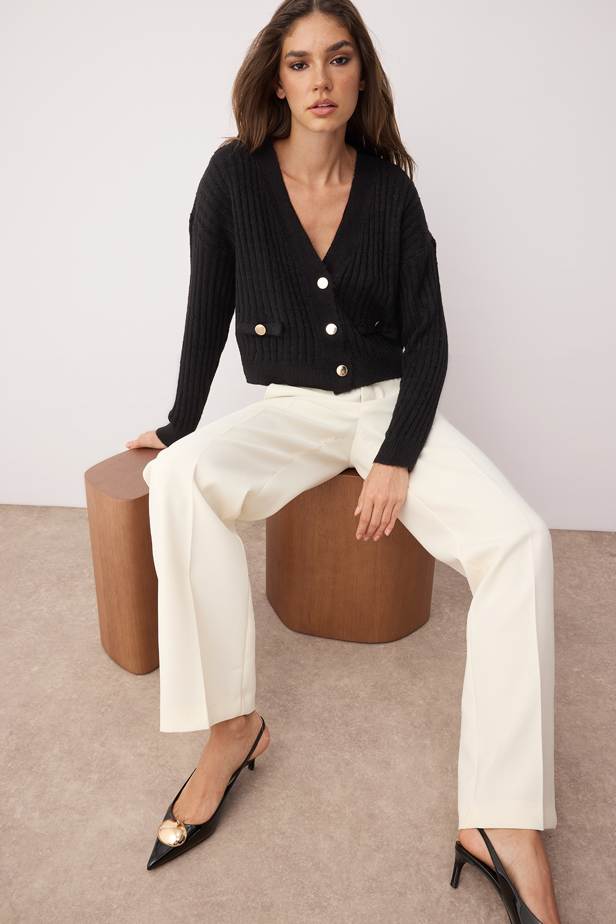 Trendyolmilla  Siyah*001 Yumuşak Dokulu Düz Triko Hırka TWOAW23HI00266 - Görsel 2