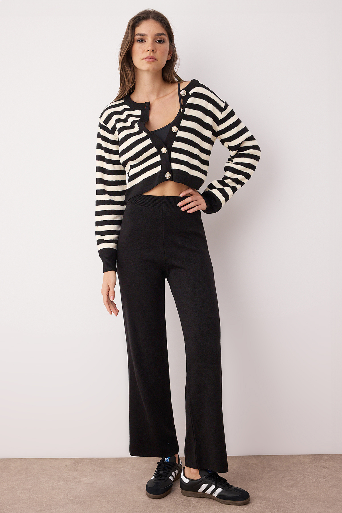 Trendyolmilla  Siyah*001 Crop/Kısa Triko Alt-Üst Takım TWOAW25AU00026 - Görsel 2