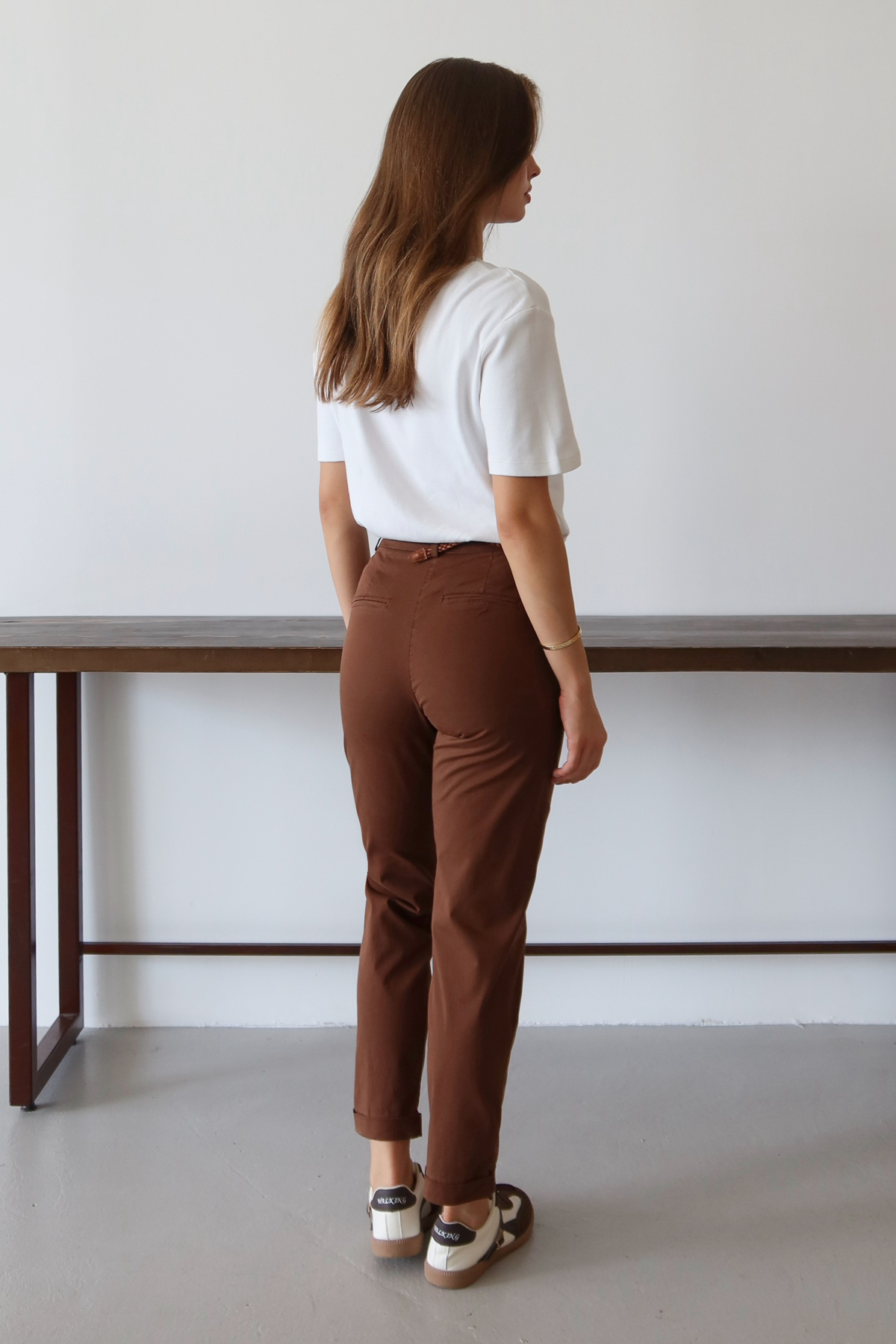 Trendyolmilla  Kahverengi Kemerli Chino Pantolon TWOAW26PL00109 - Görsel 5