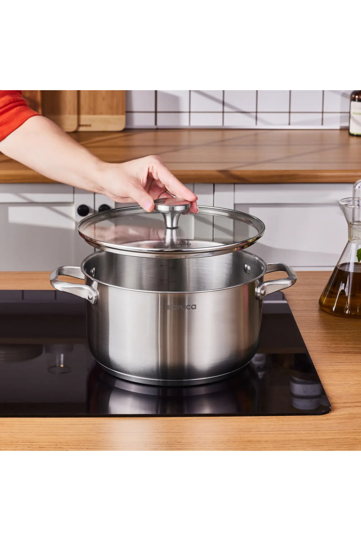 Karaca Indukční hrnec Elite z nerezové oceli s poklicí, 24 cm, stříbrný