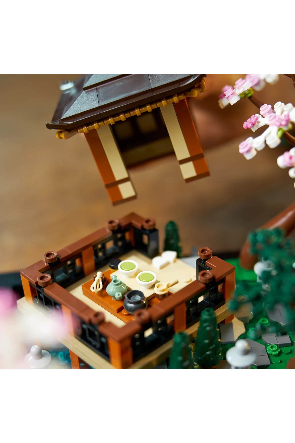 ® آیکونز باغ آرام ۱۰۳۱۵ – مجموعه ساخت مدل خلاقانه ۱۸+ (۱۳۶۳ قطعه)