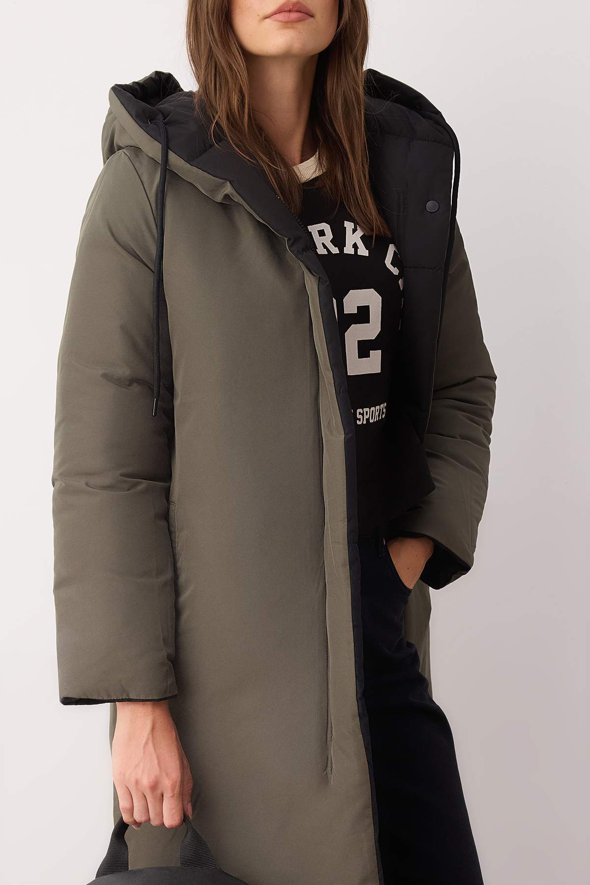 Trendyol Collection Μαύρο-χακί διπλής όψης με κουκούλα υδατοαπωθητικό μακρύ παλτό TWOAW23MO00052