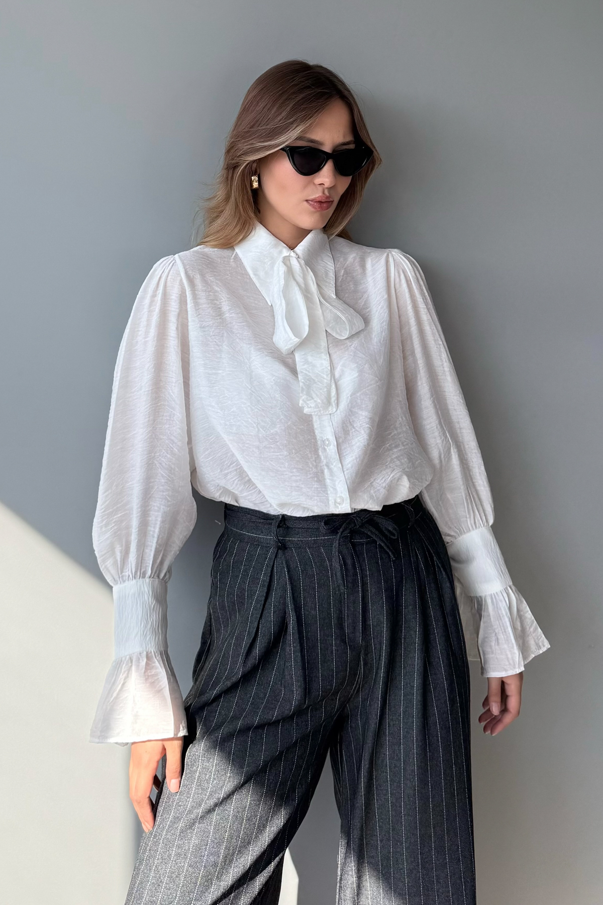 Trendyolmilla  Beyaz Bağlama Detaylı Hafif Transparan Yumuşak Hisli Boho Gömlek TWOAW26GO00111 - Görsel 2