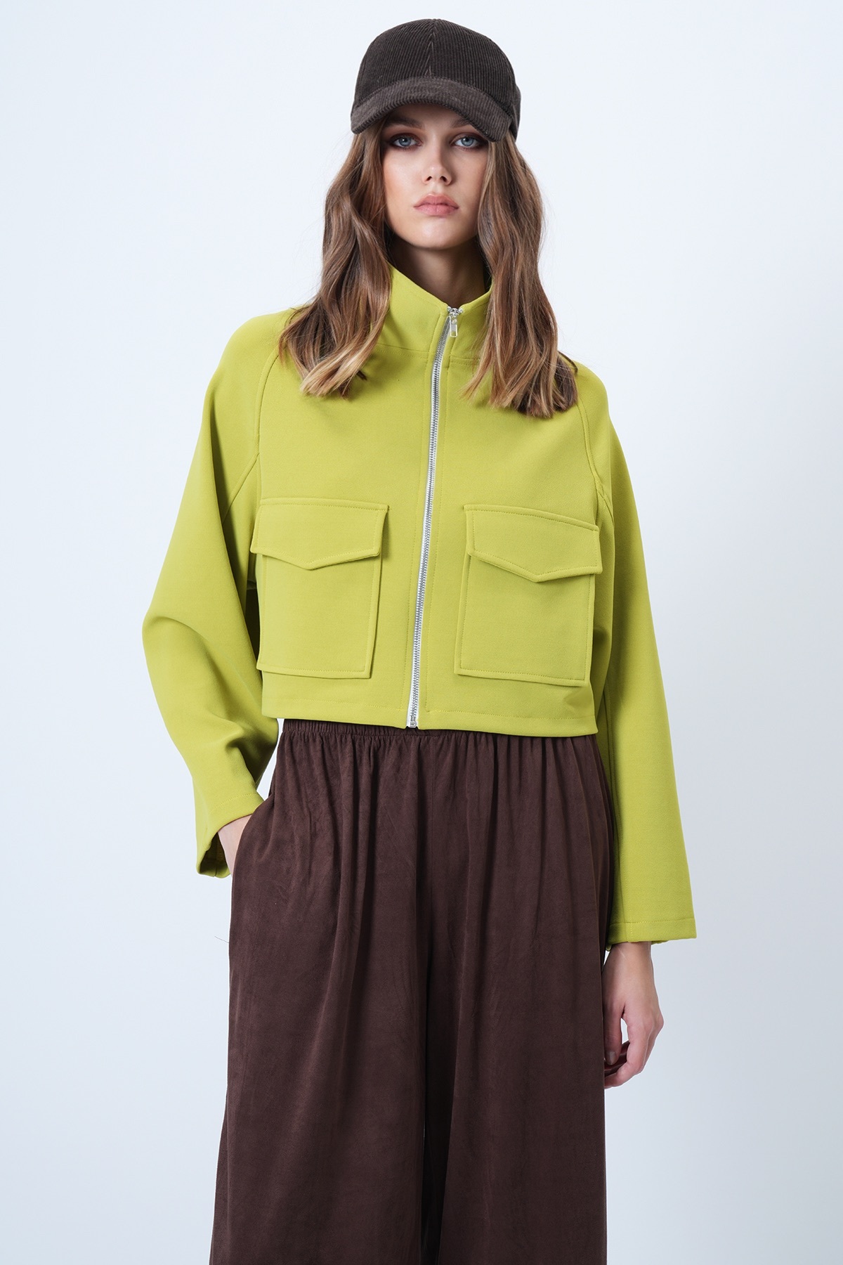 Trend Alaçatı Stili  Kadın Fıstık Yeşili Dik Yaka Çift Cepli Reglan Kol Ceket ALC-X14409 - Görsel 4