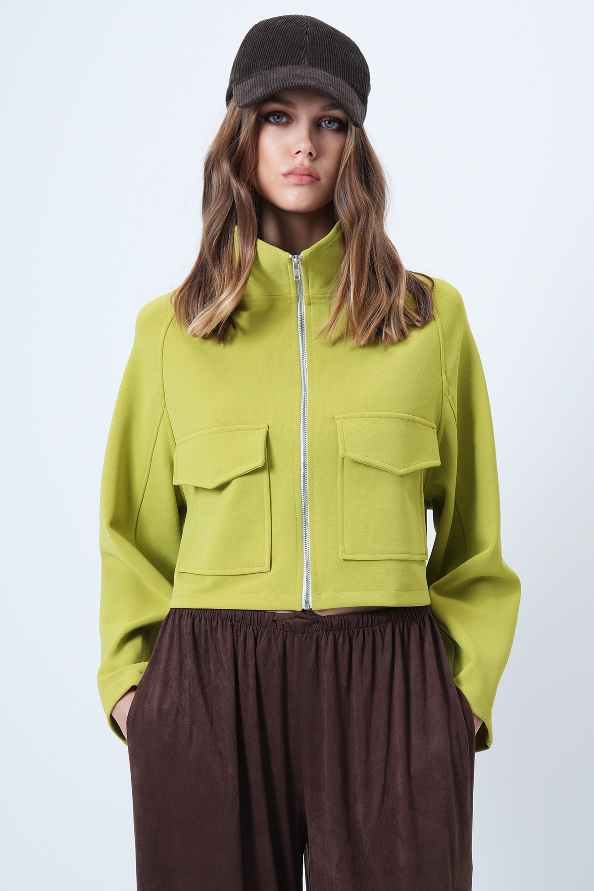 Trend Alaçatı Stili  Kadın Fıstık Yeşili Dik Yaka Çift Cepli Reglan Kol Ceket ALC-X14409 - Görsel 2