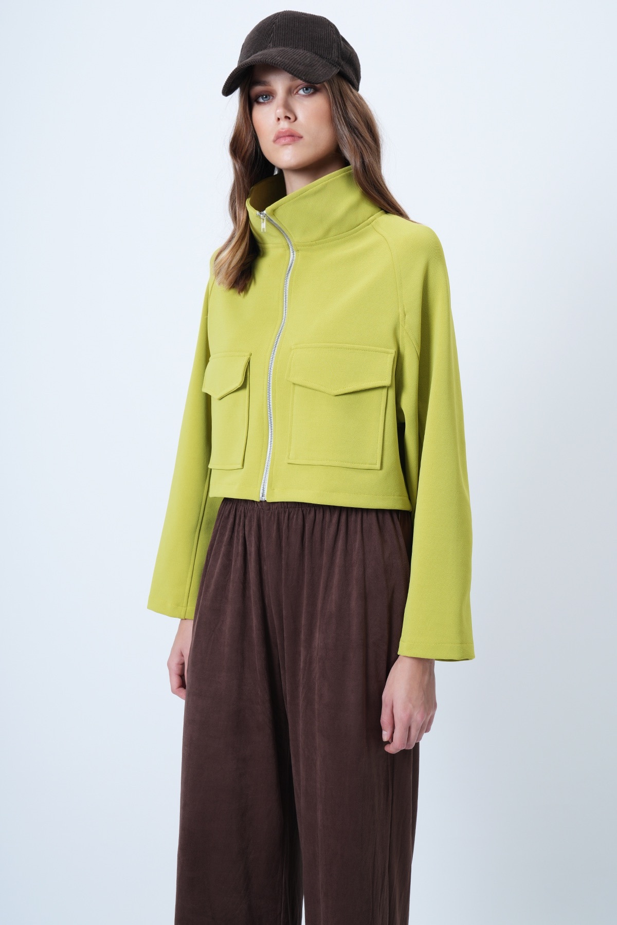 Trend Alaçatı Stili  Kadın Fıstık Yeşili Dik Yaka Çift Cepli Reglan Kol Ceket ALC-X14409 - Görsel 6