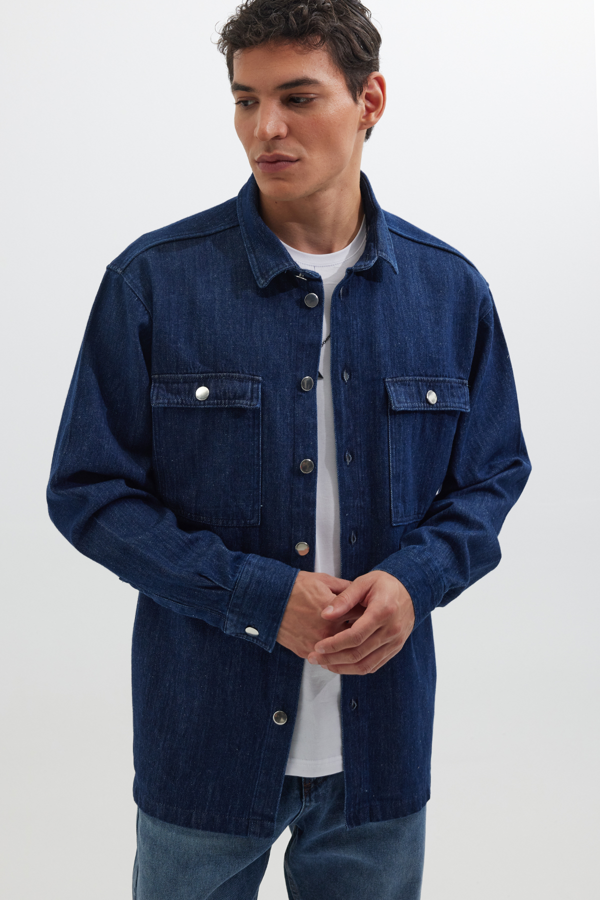 Tudors  Unisex Oversize Geniş Kesim Denim Kot Çift Cepli Lacivert Overshirt Ceket Tarzı Gömlek - Görsel 6