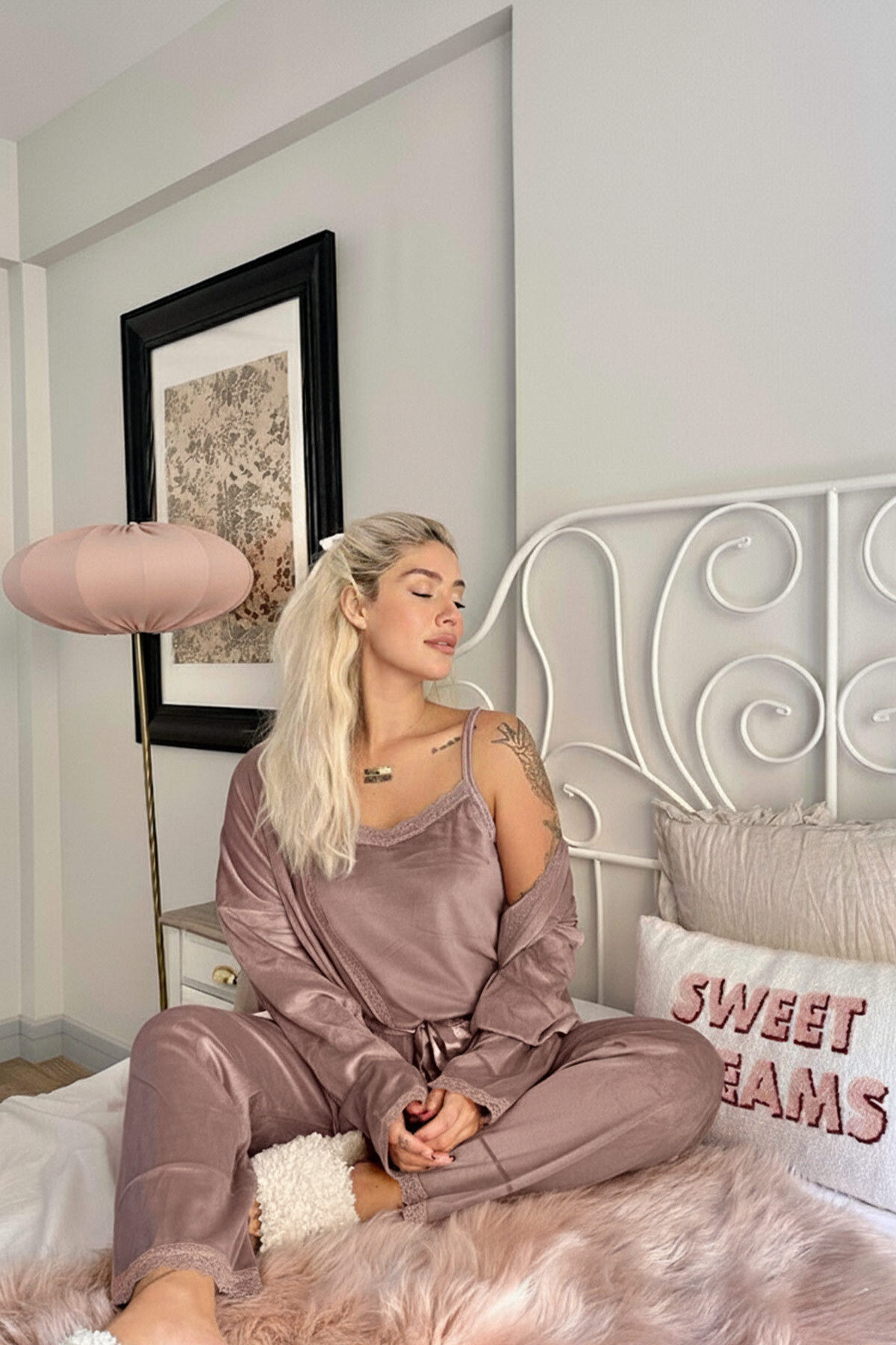 Pijamaevi Powder Pearl Exclusive Velvet Women's Pajama Set with Robe