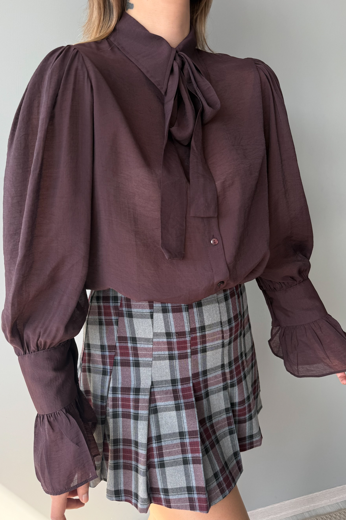 Trendyolmilla  Bordo Bağlama Detaylı Hafif Transparan Yumuşak Hisli Boho Gömlek TWOAW26GO00111 - Görsel 3