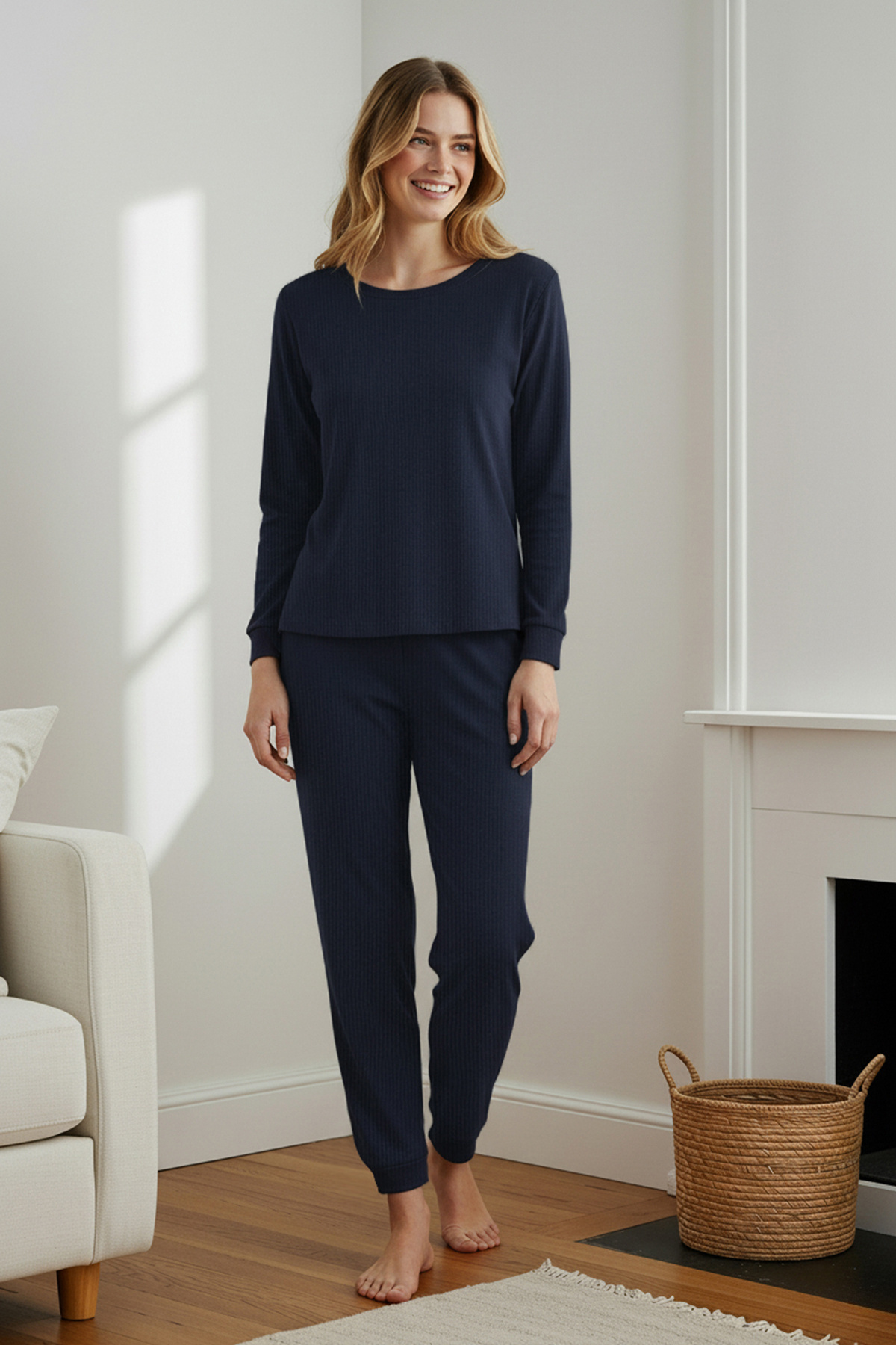 Trendyol Collection Granatowy zestaw piżamy z szerokim krojem i lamówką THMAW...