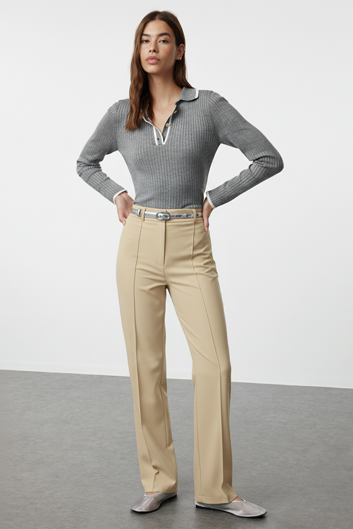 Trendyolmilla  Bej Straight/Düz Kesim Yüksek Bel Nervür Dikişli Dokuma Pantolon TWOSS21PL0093