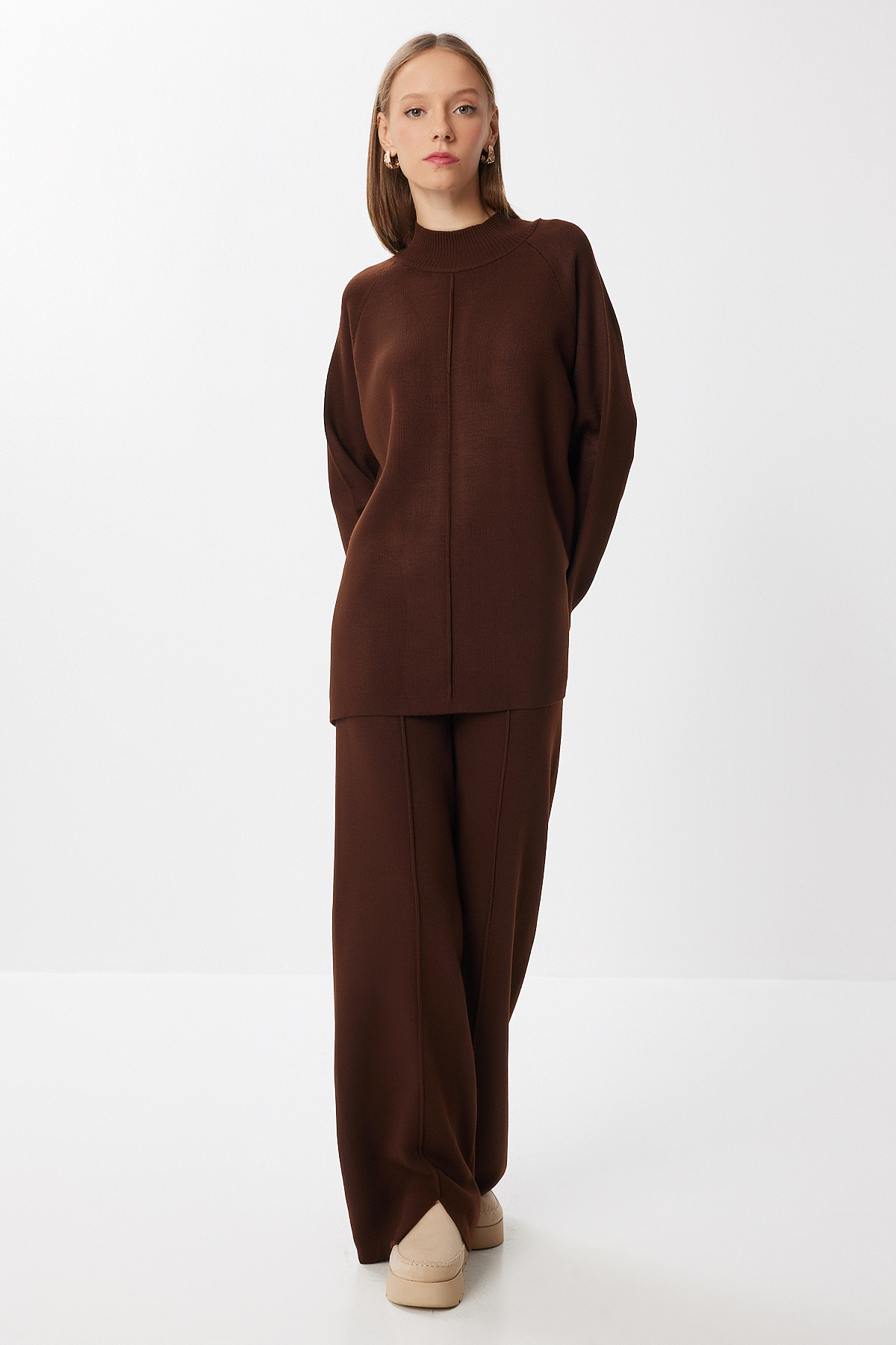 Happiness İstanbul Braunes, stilvolles Strickpullover-Hosen-Set für Damen MU00012