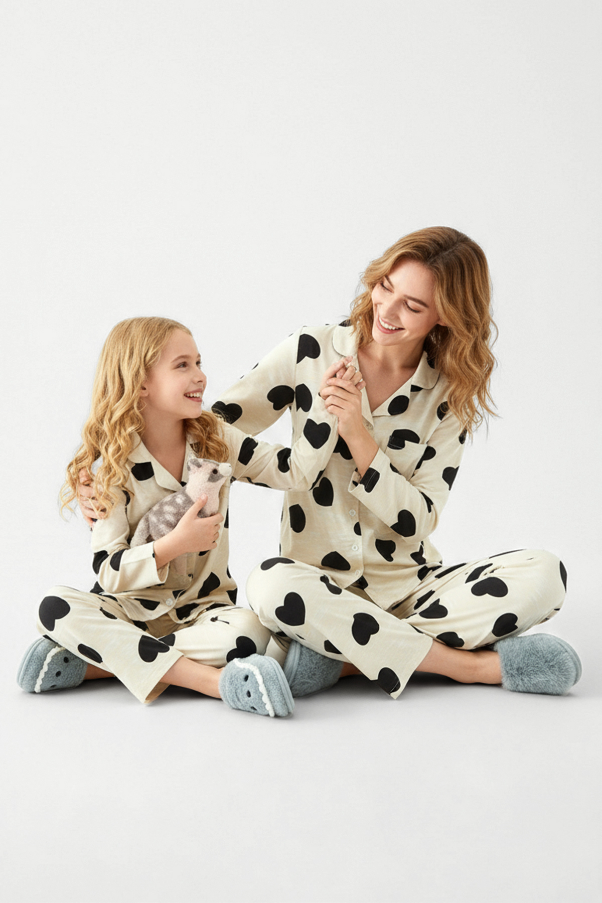 Trendyol Collection Ecru szív viszkóz szőtt pizsama szett THMAW21PT0936