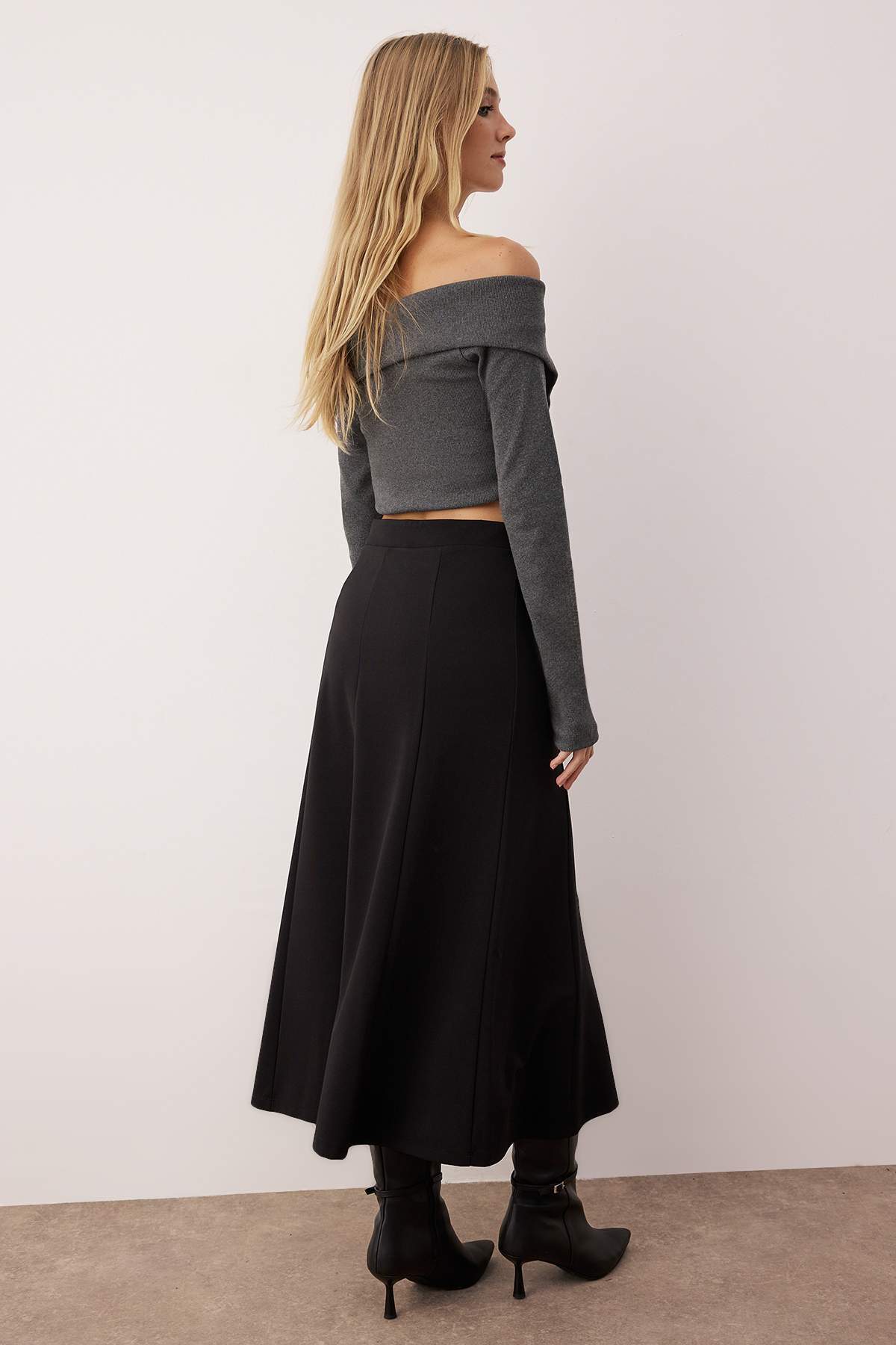 Trendyolmilla  Siyah Kloş Maxi Esnek Midi Örme Etek TWOSS24ET00156 - Görsel 8