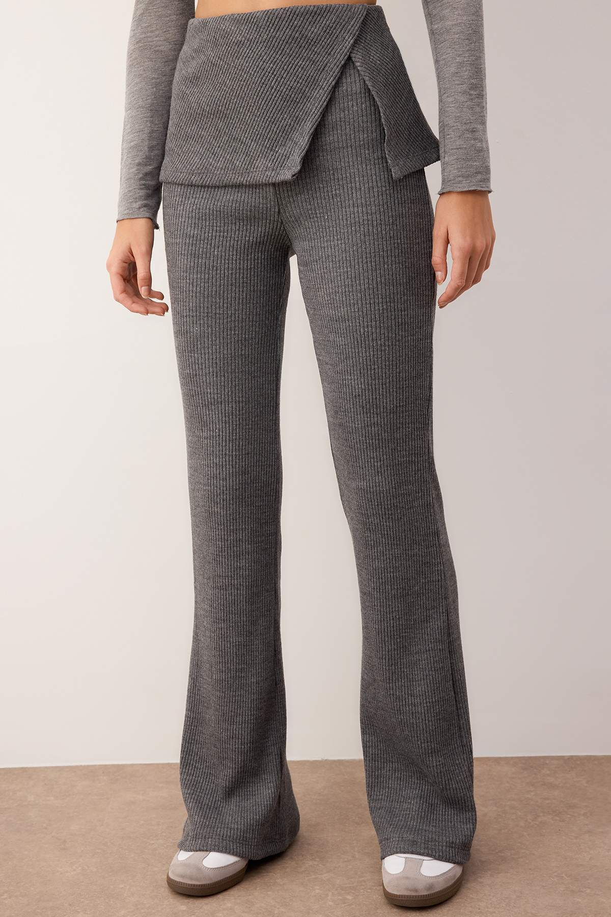 Trendyolmilla  Antrasit Fitilli Flare/İspanyol Paça Beli Katlamalı Pantolon TWOAW26PL00078 - Görsel 3