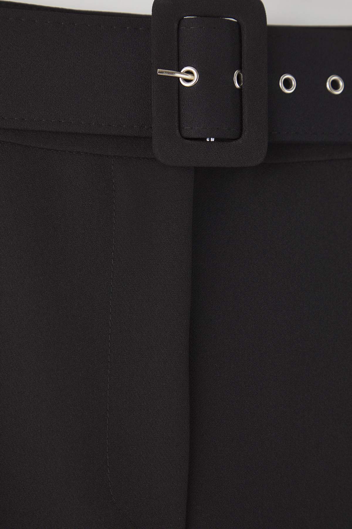 Trendyolmilla  Siyah Yüksek Bel Kemerli Dokuma Büyük Beden Pantolon TBBAW26AR00020 - Görsel 6