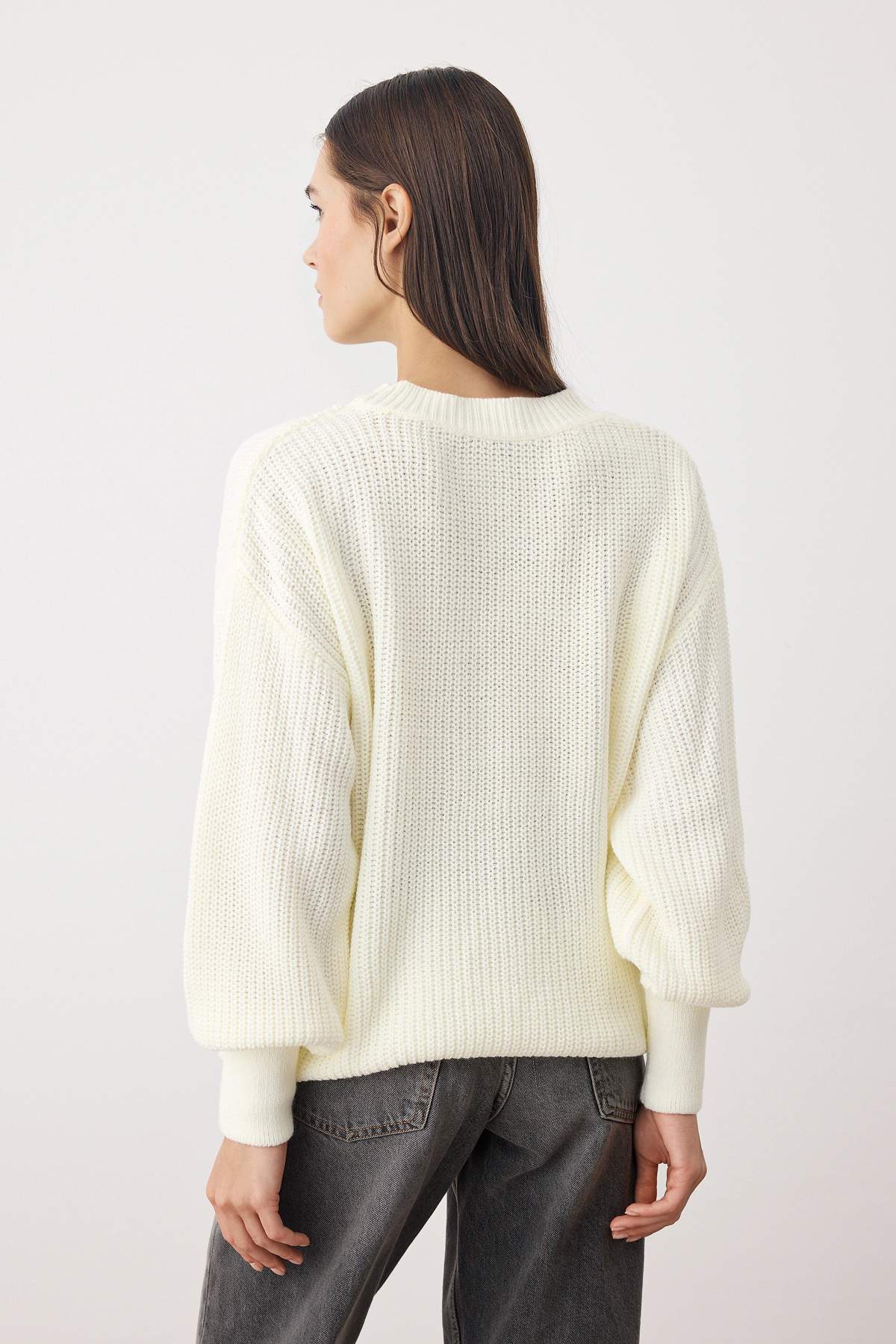 Trendyolmilla  Ekru Geniş Kalıp Basic Triko Kazak TWOAW23KZ01448 - Görsel 6