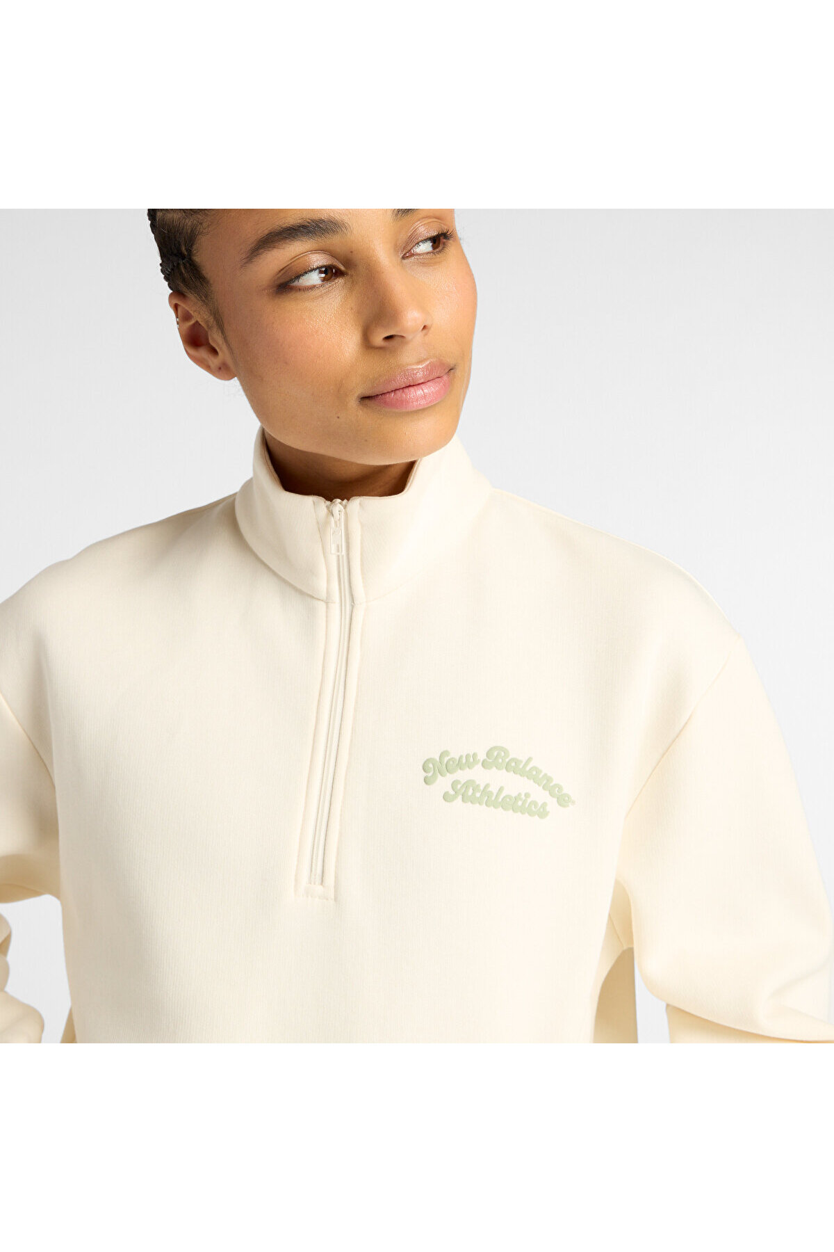 New Balance Krem Kadın Sweatshirt görsel 4