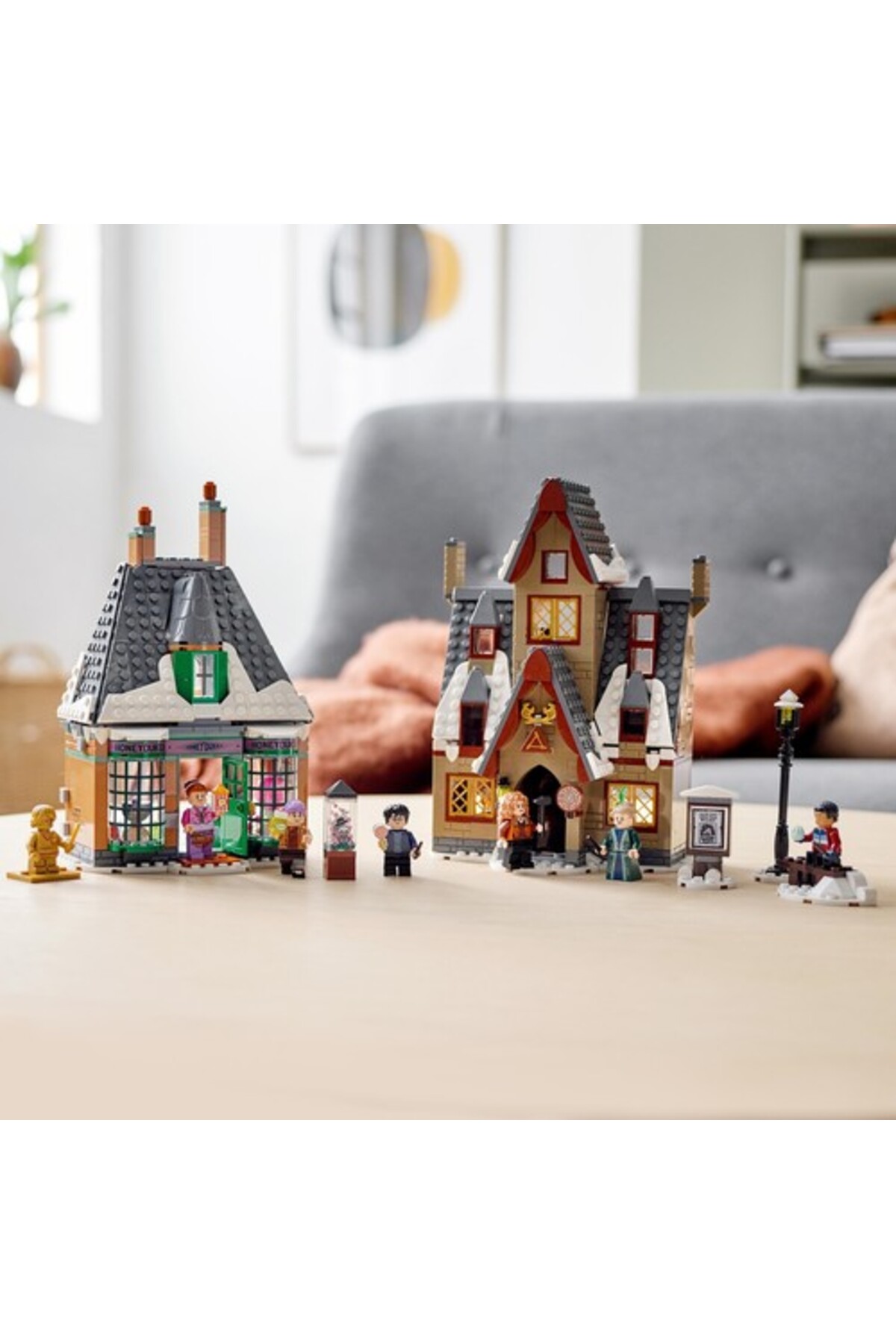 هری پاتر ۷۶۳۸۸ بازدید از دهکده هاگسمید