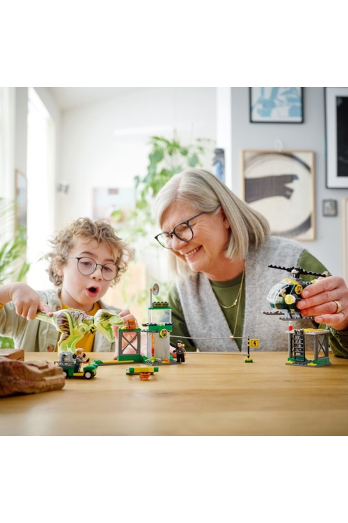 دنیای ژوراسیک 76944 دایناسور تی‌رکس فرار