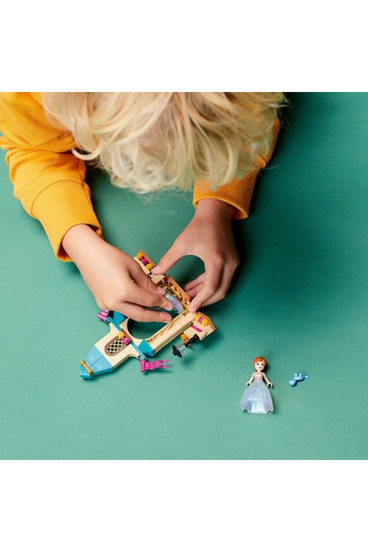 دیزنی ۴۳۱۹۸ حیاط قلعهٔ آنا