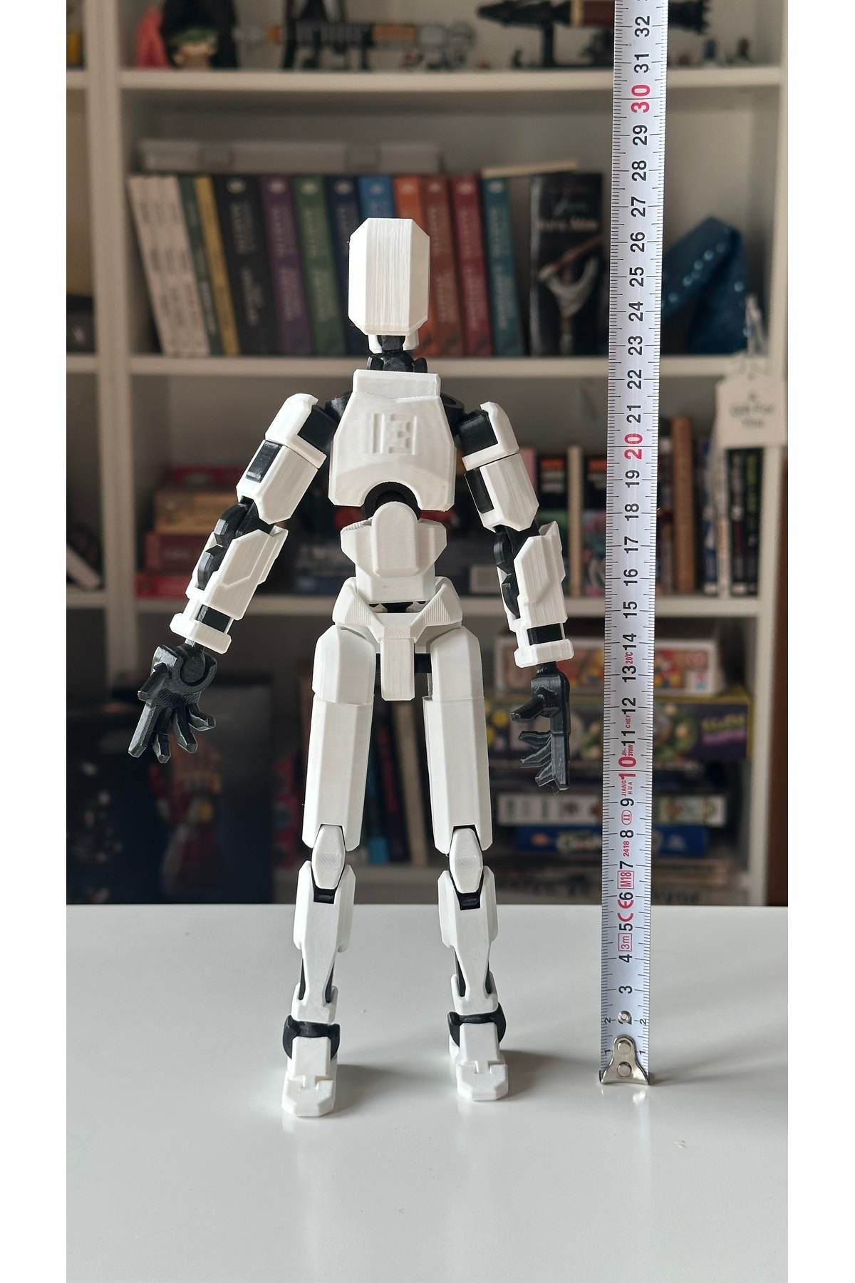 moifugyia Dev Lucky 13 Aksiyon Figürü Robot Oyuncak 28cm Beyaz