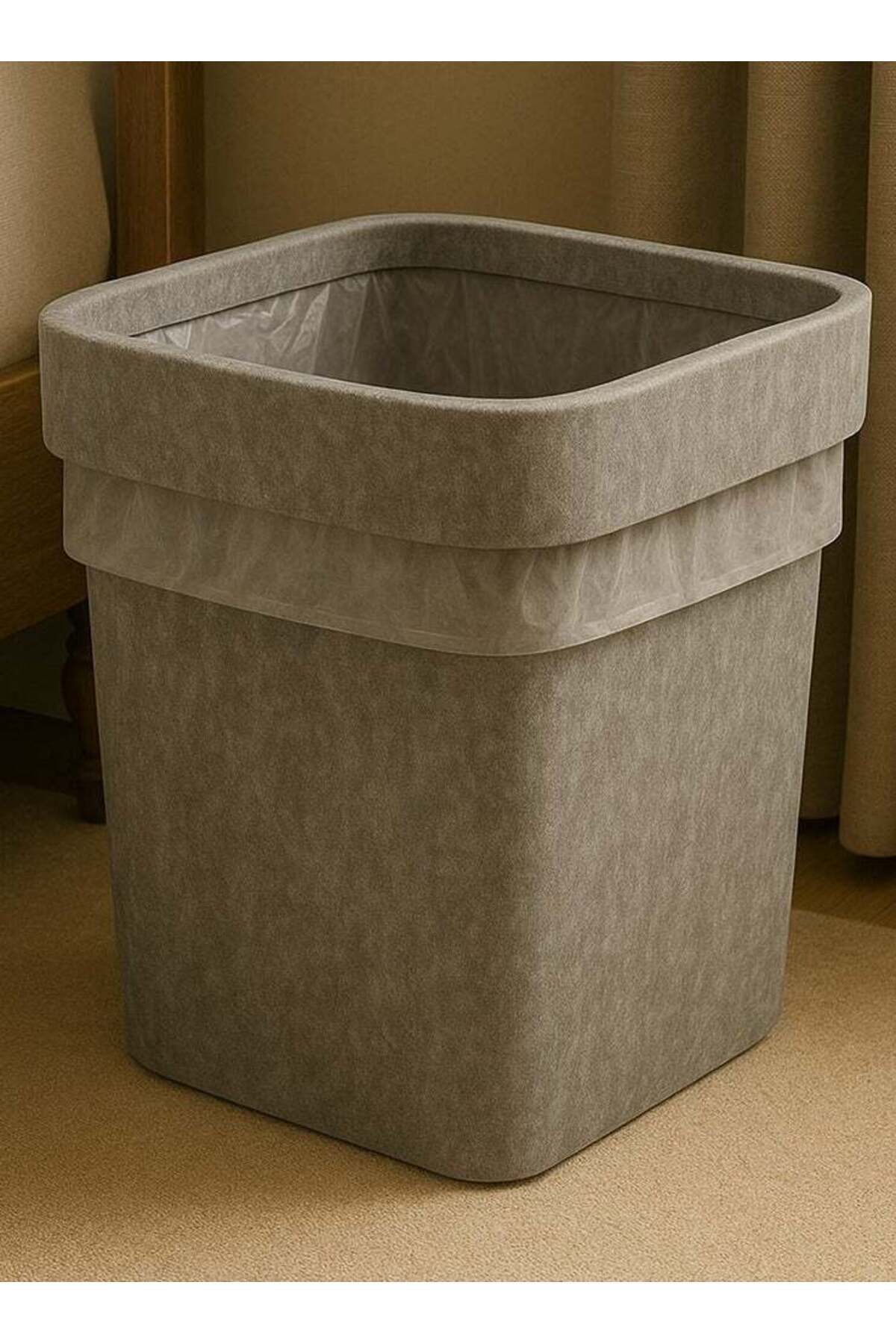 Elegant trash bin with 10-liter capacity - versati...