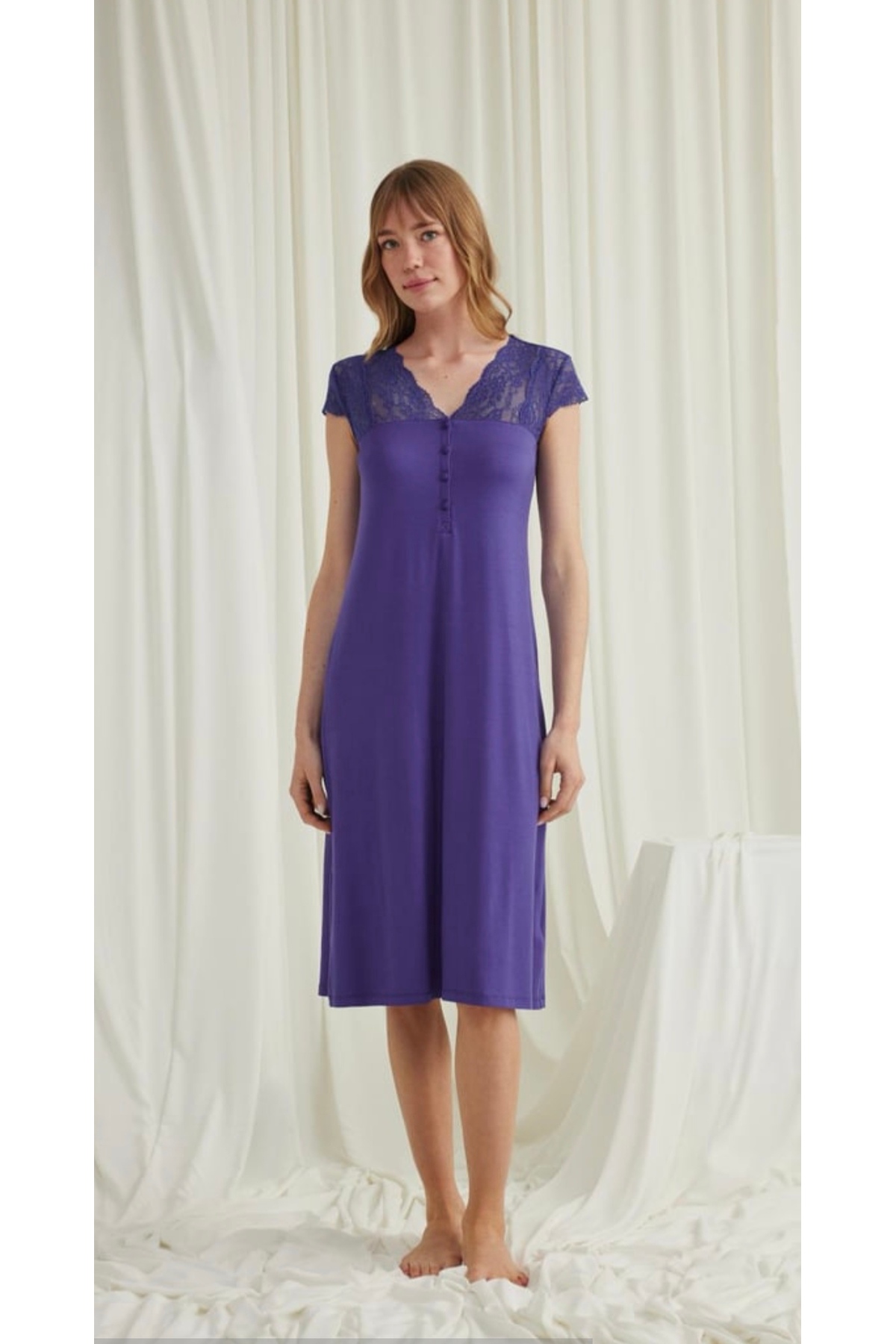 NightLove Monamise Yakası Dantelli Önü Düğmeli Uzun Gecelik 18574