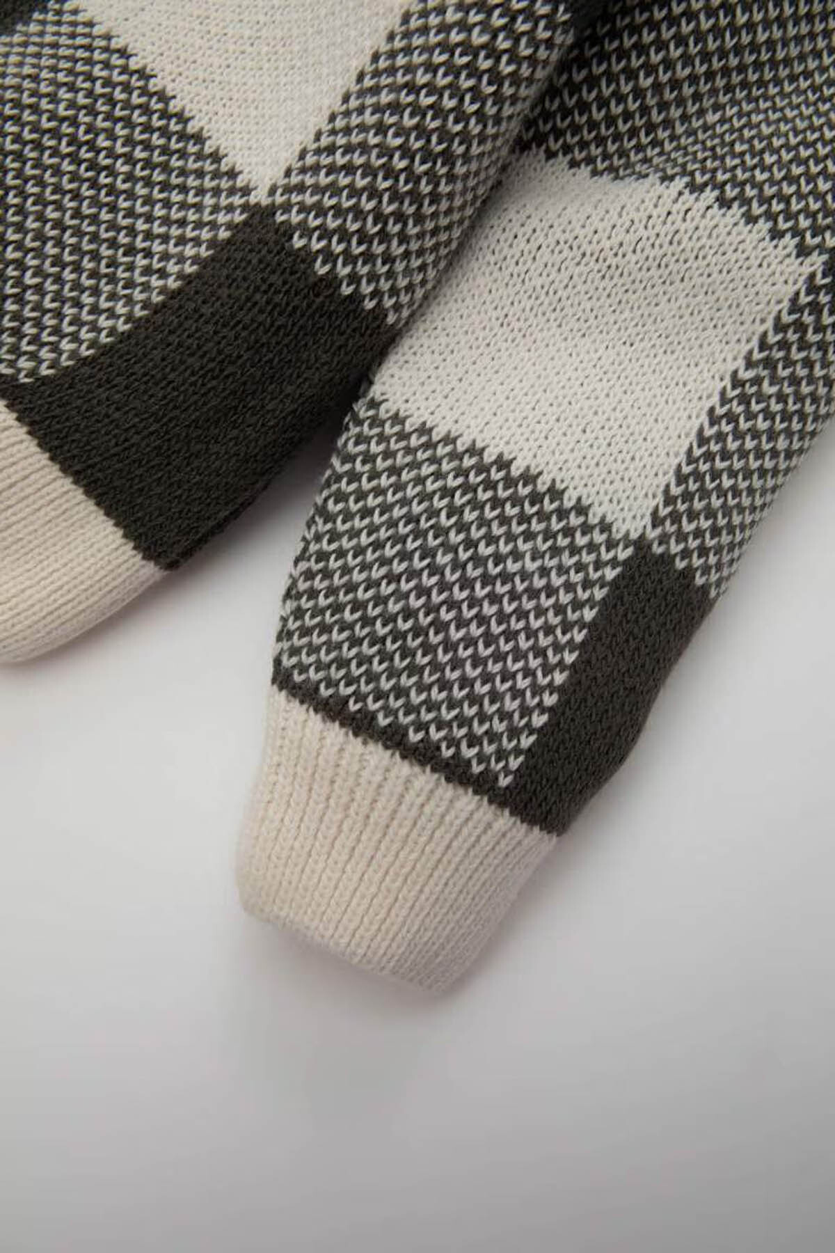 Defacto Kareli V Yaka Düğmeli Triko Yeşil Erkek Bebek Hırka A3836A5/GN469 fotoğrafı 3 (önizleme)