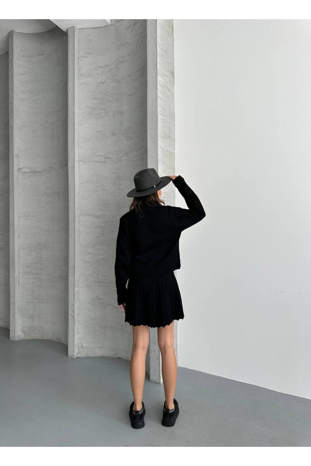 Ensemble deux pièces pull col roulé et jupe en tricot femme noir - Görsel 6
