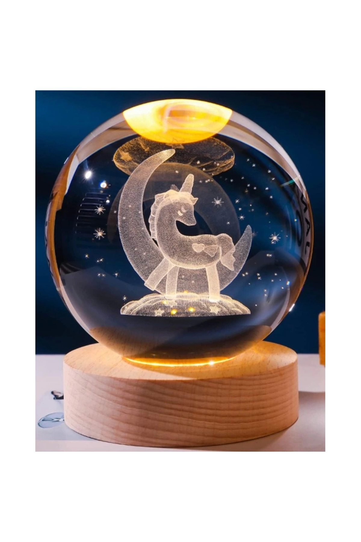 SHC42000 Dekoratif Ay İçinde Tasarımlı Ahşap Altlıklı Işıklı Cam Küre Cam:8Cm Ahşap:2Cm Büyük Boy