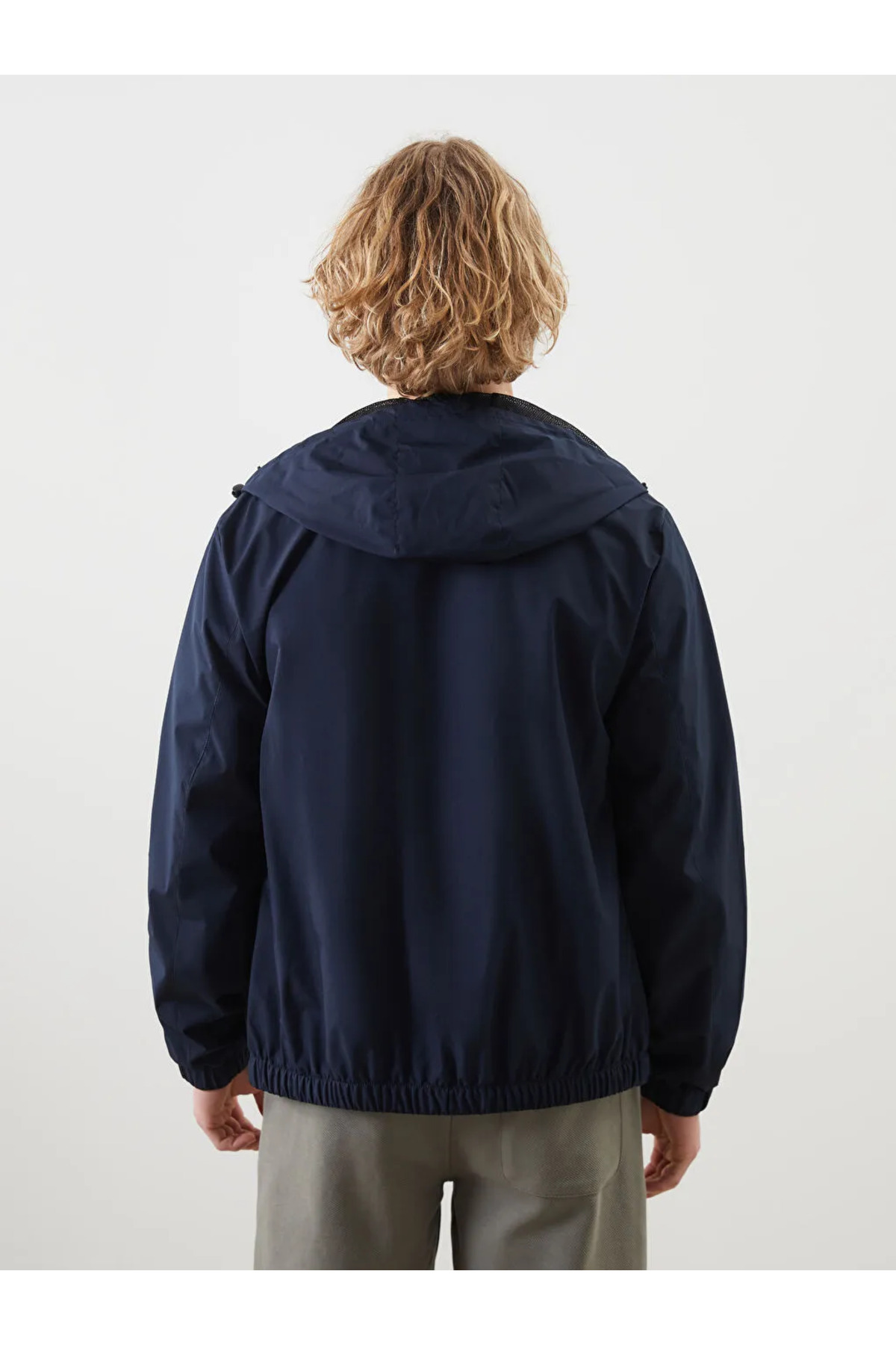 LC Waikiki  XSIDE Standart Kalıp Kapüşonlu Erkek Yağmurluk - Görsel 5