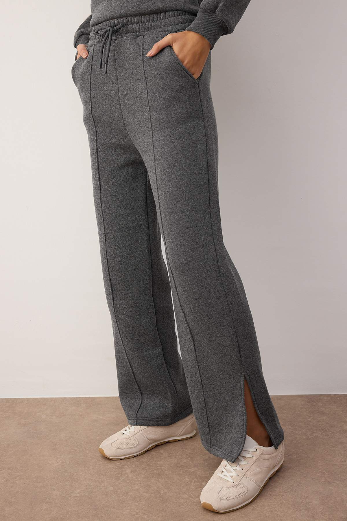 Trendyol Collection Antracit Crew Neck Oversize/Široký střih Top Široké nohavice Spodní Pletené Spodní - Top Suit TWOAW26AU00080