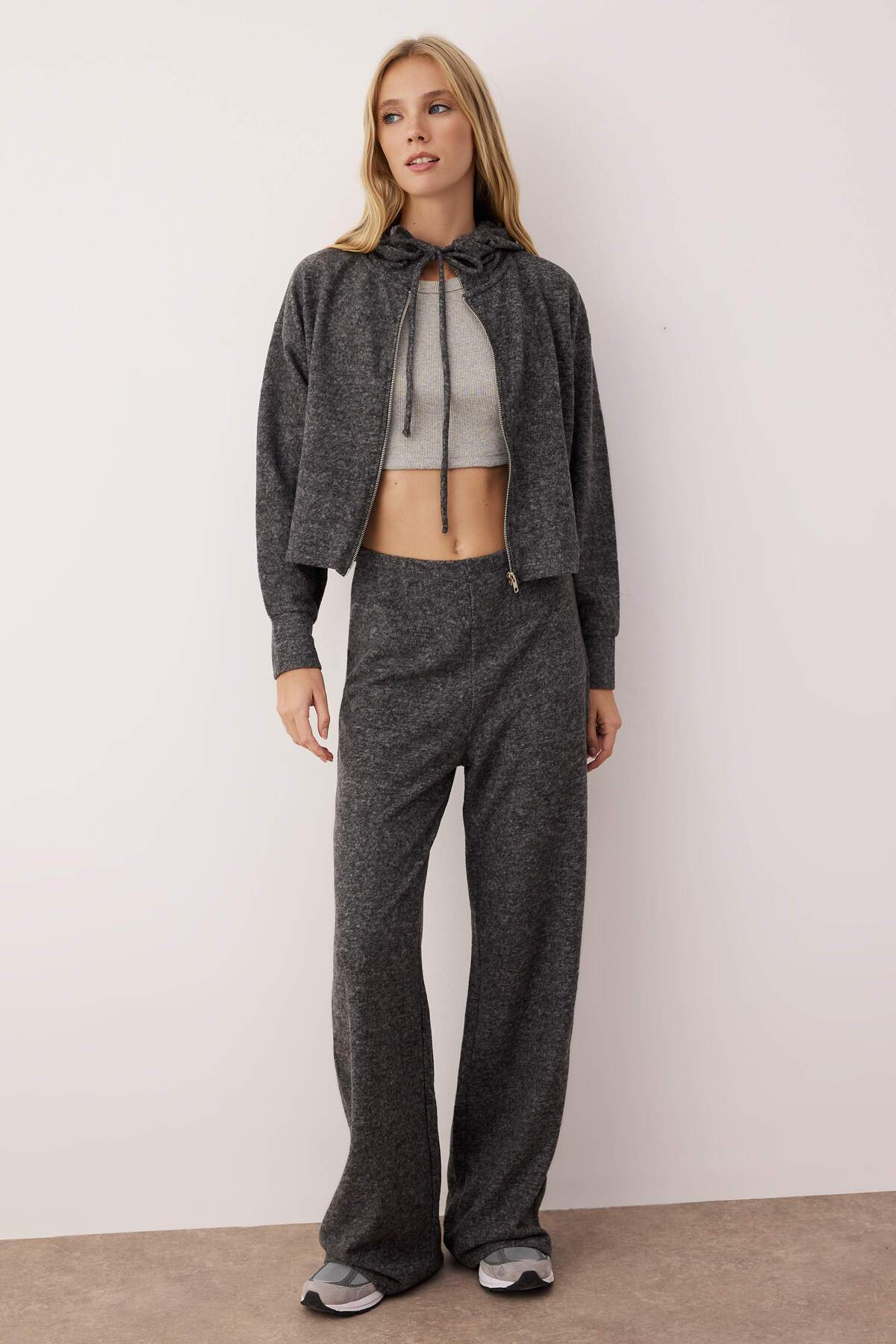 Trendyolmilla  Antrasit Örme Fermuarlı Yumoş Alt-Üst Takım TWOAW26AU00060 - Görsel 2